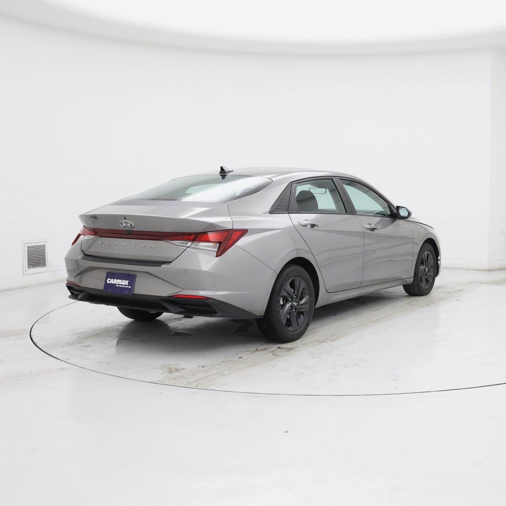 Thumbnail: 2022 Hyundai Elantra - 8