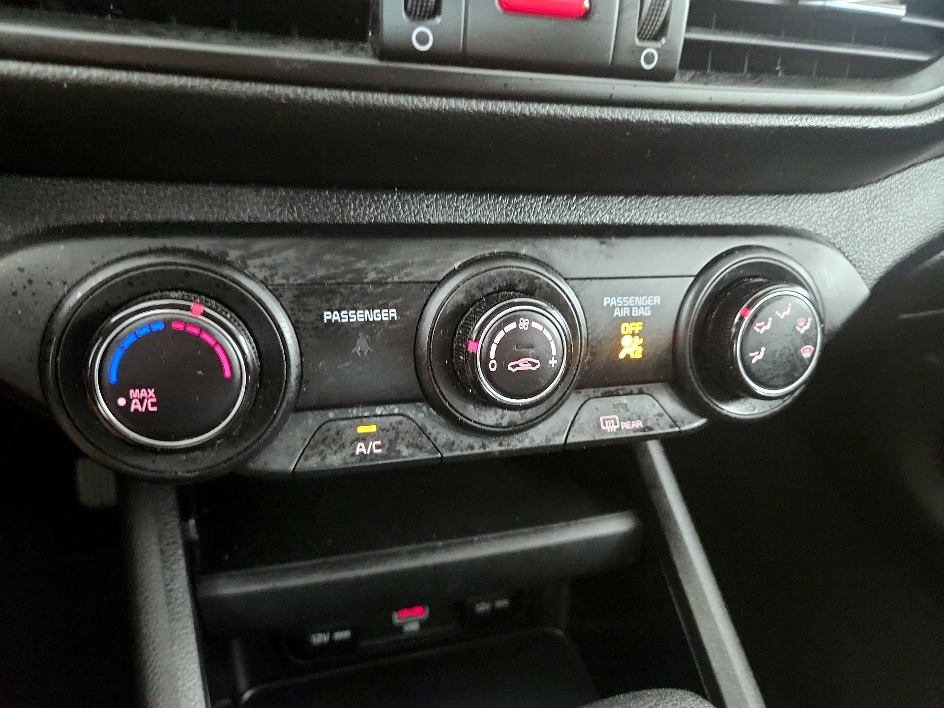 Thumbnail: 2023 Kia Forte - 16