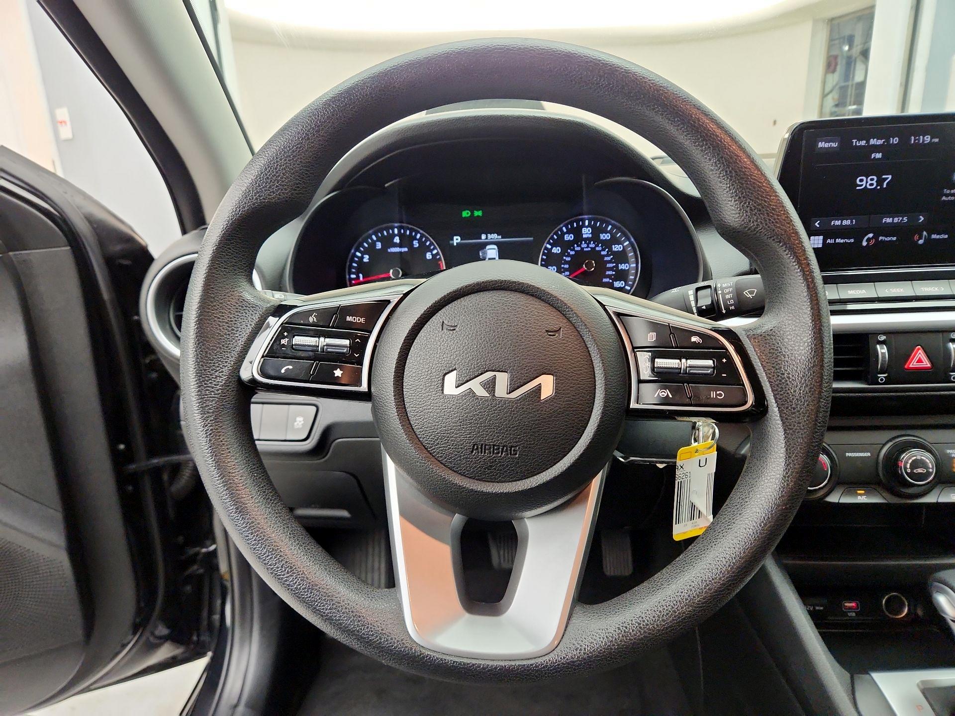 Thumbnail: 2023 Kia Forte - 10