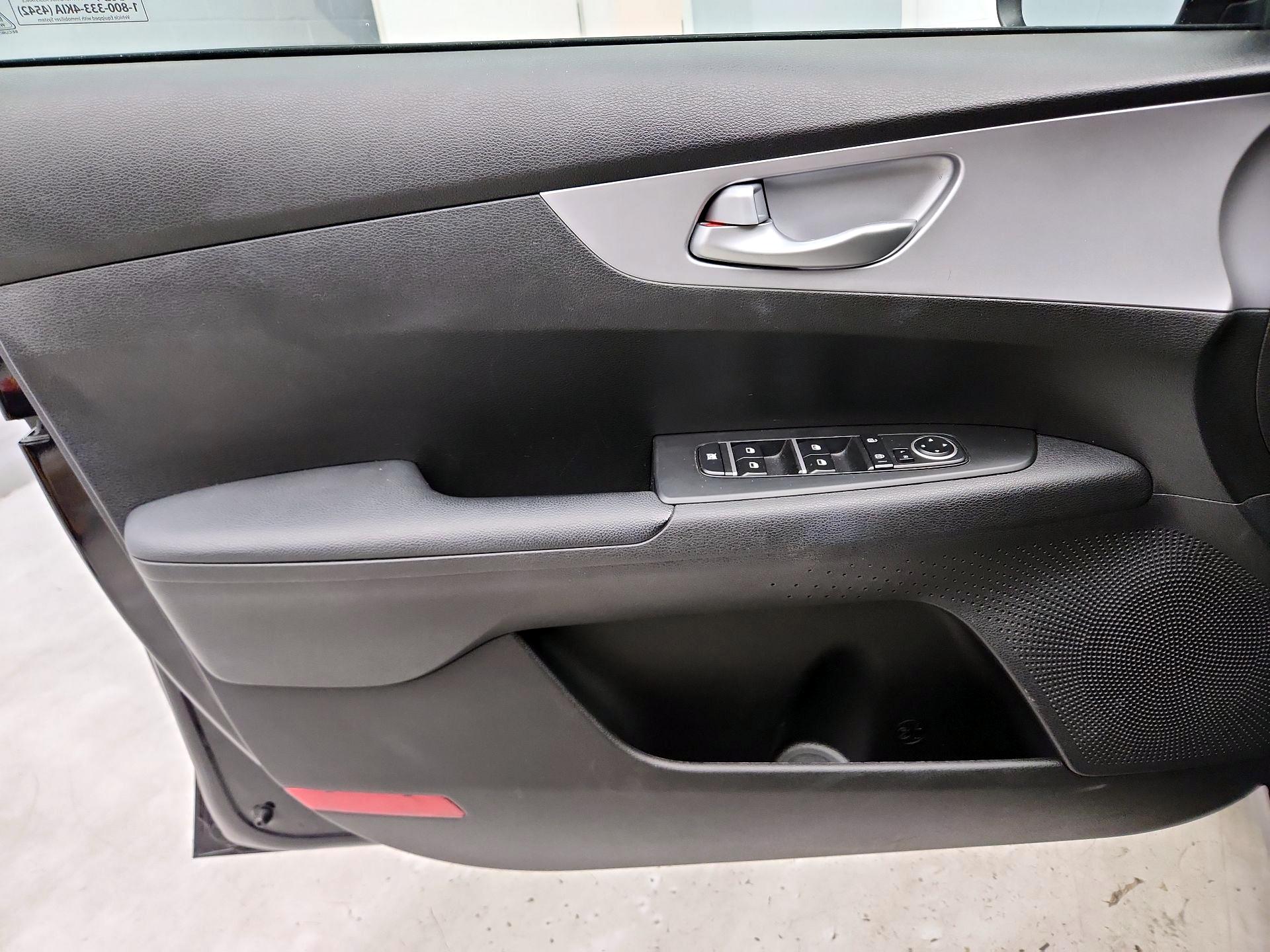 Thumbnail: 2023 Kia Forte - 12