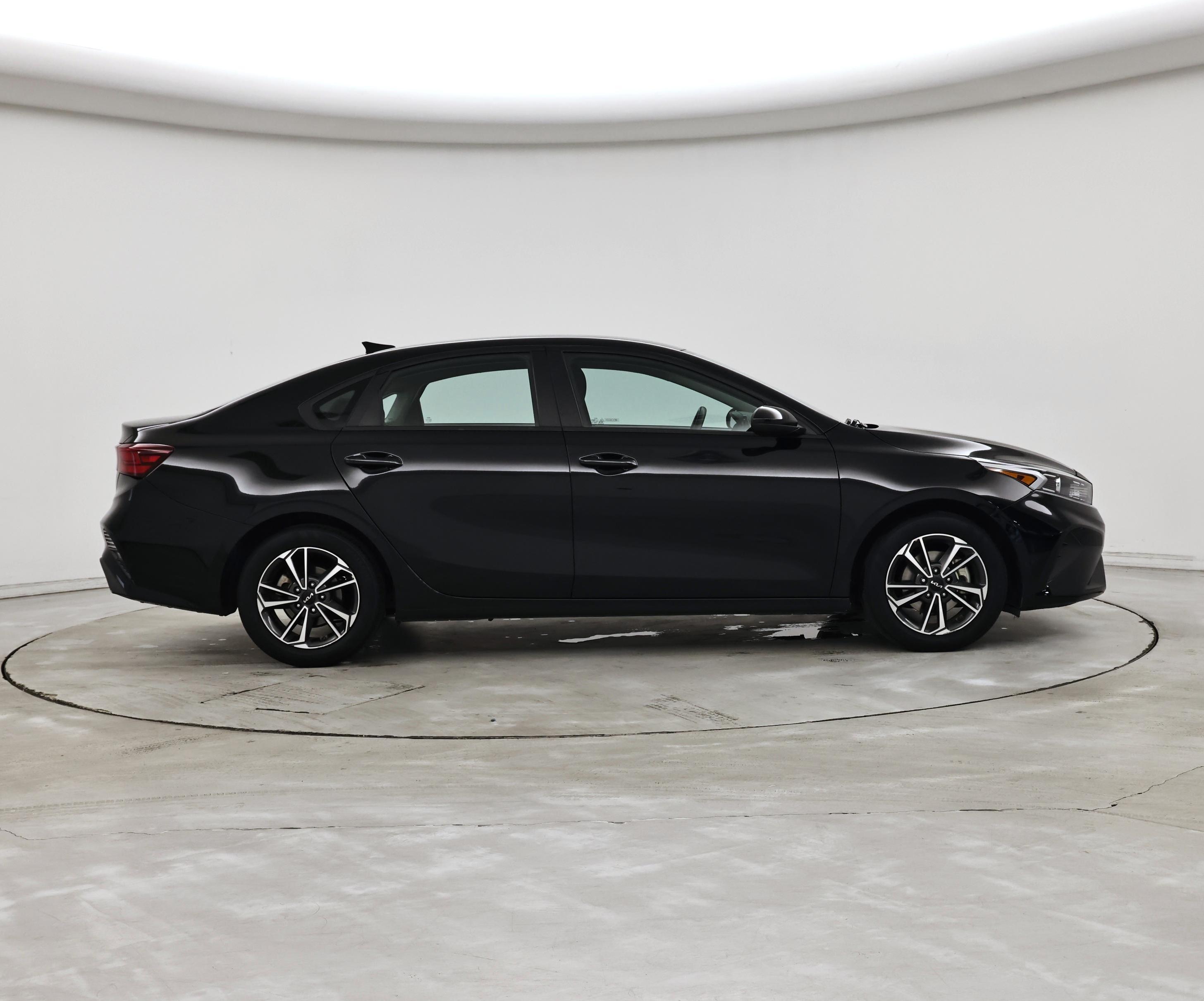 Thumbnail: 2023 Kia Forte - 7