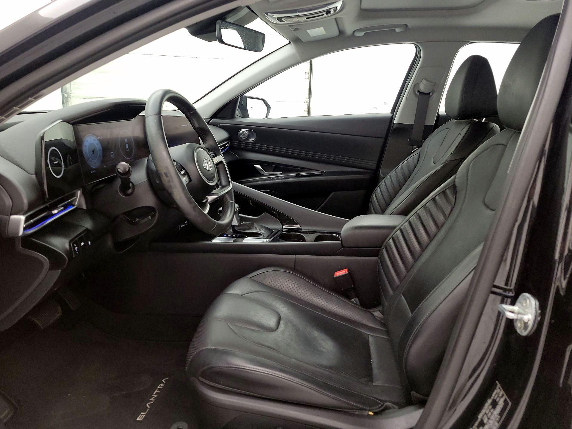 Thumbnail: 2022 Hyundai Elantra - 11