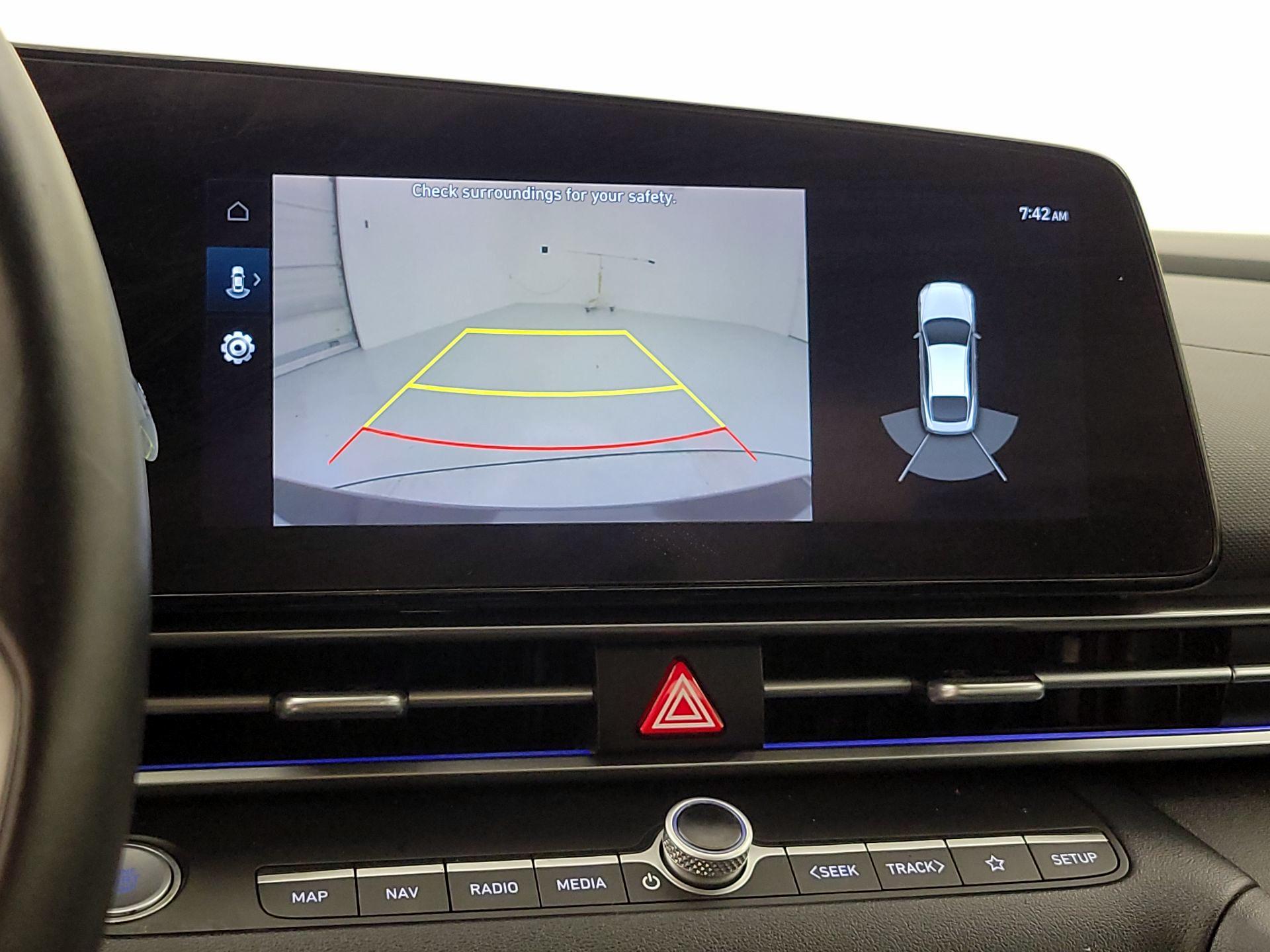 Thumbnail: 2022 Hyundai Elantra - 14