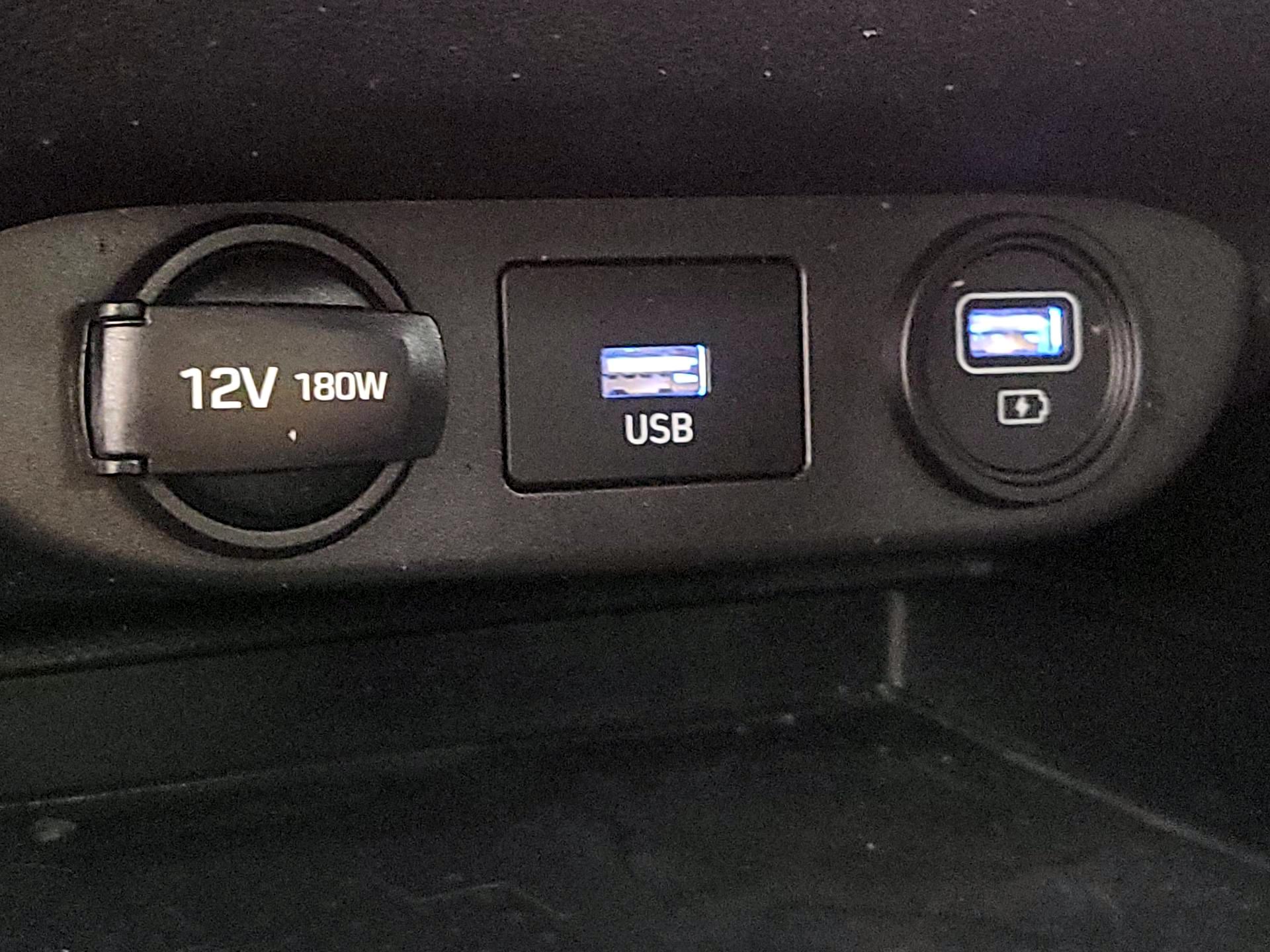 Thumbnail: 2022 Hyundai Elantra - 18