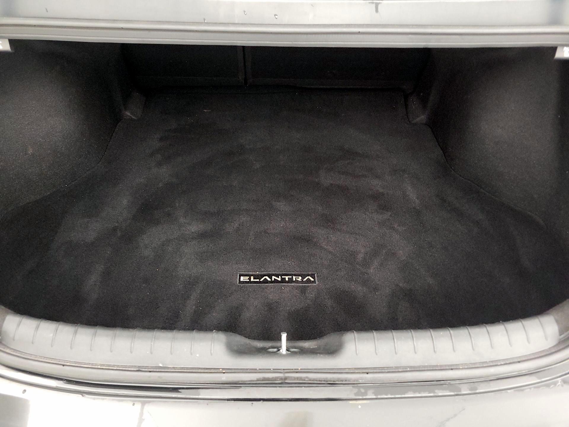 Thumbnail: 2022 Hyundai Elantra - 20