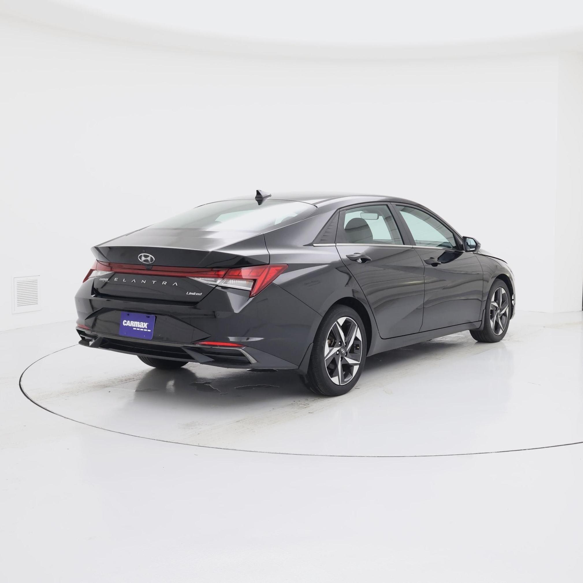 Thumbnail: 2022 Hyundai Elantra - 8