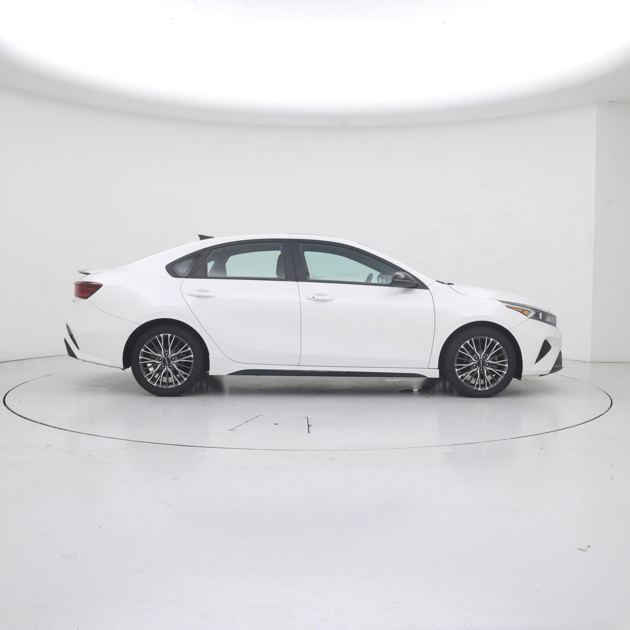 Thumbnail: 2023 Kia Forte - 7