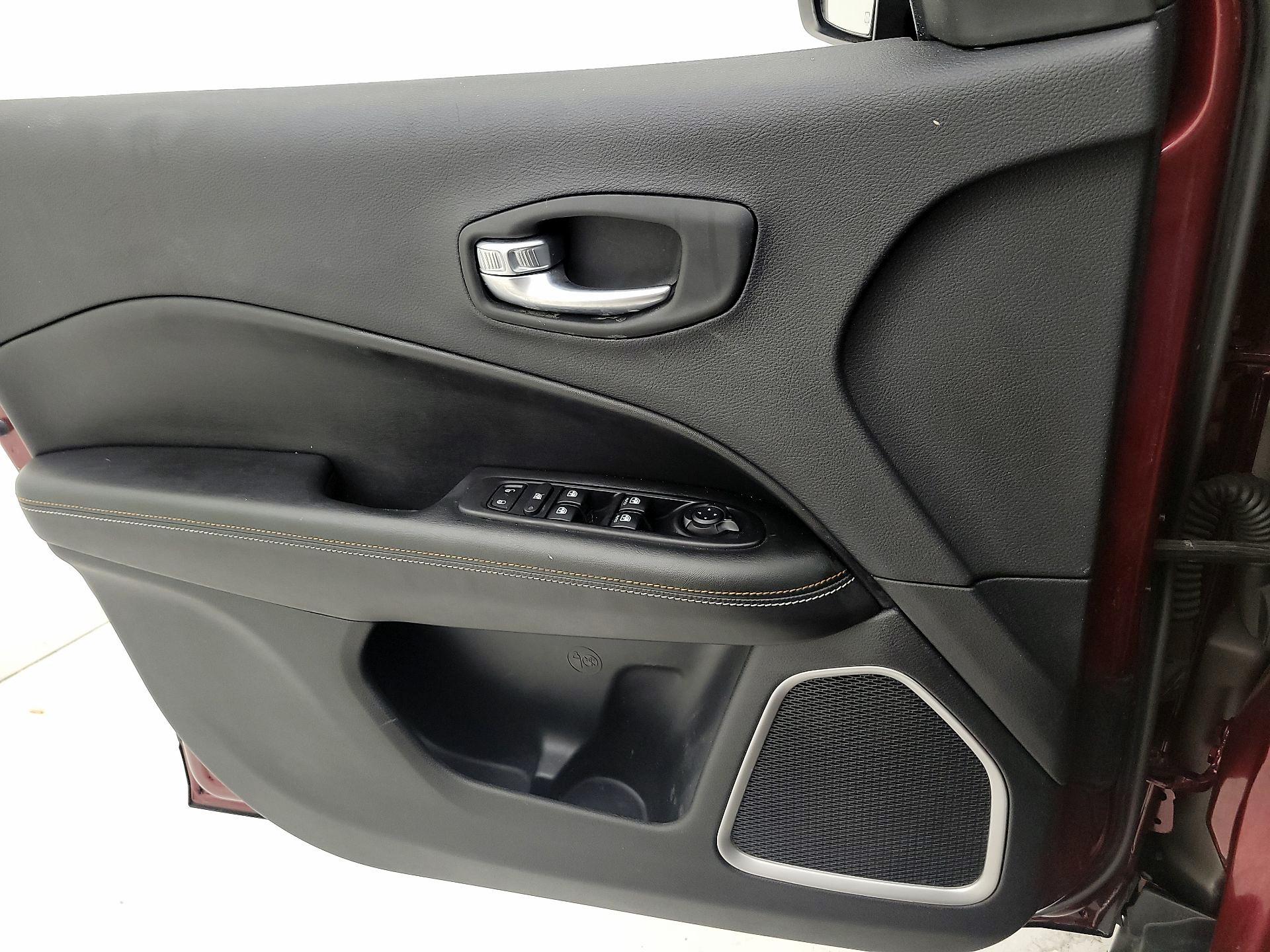 Thumbnail: 2021 Jeep Compass - 12