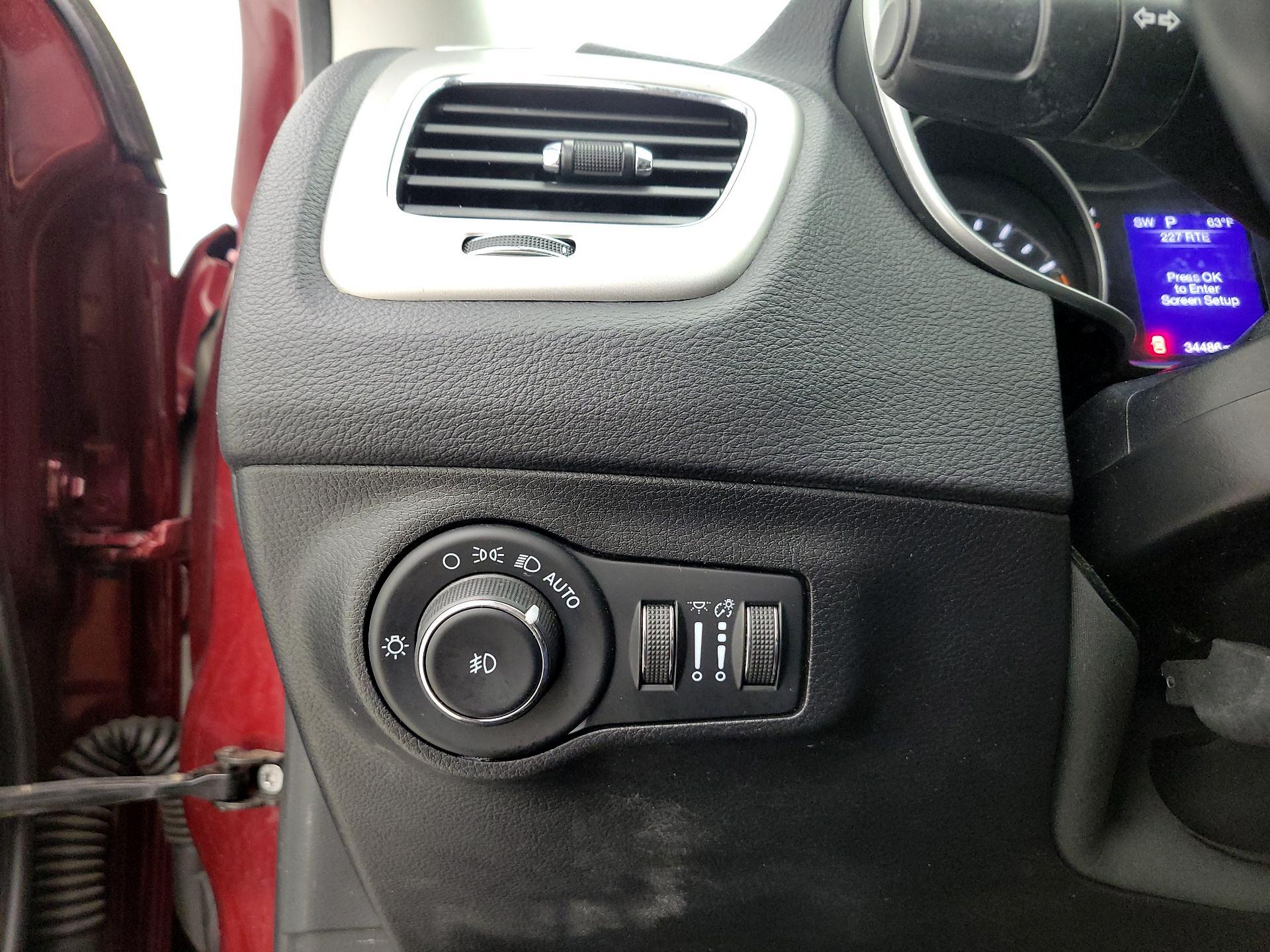 Thumbnail: 2021 Jeep Compass - 13