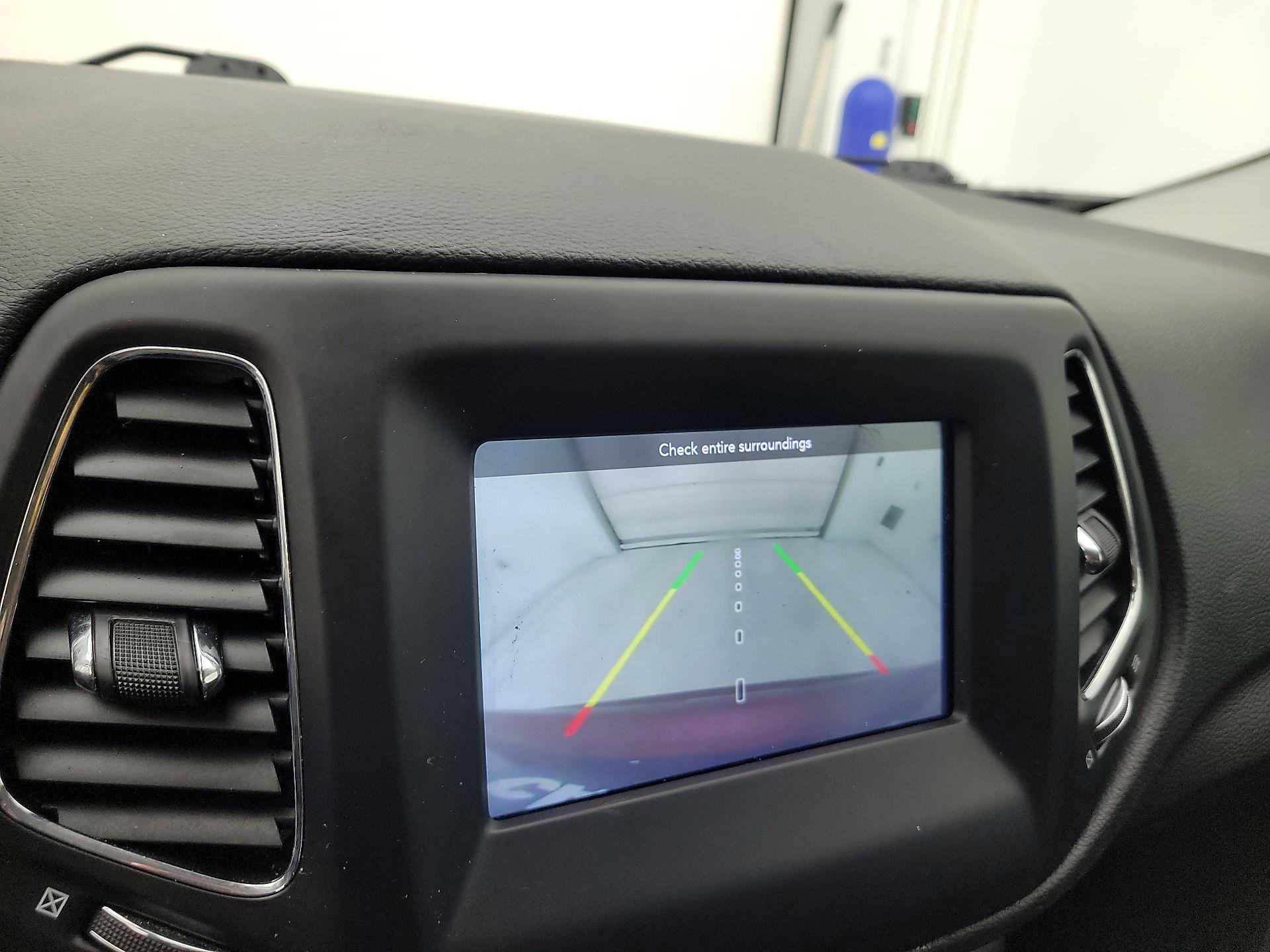 Thumbnail: 2021 Jeep Compass - 14