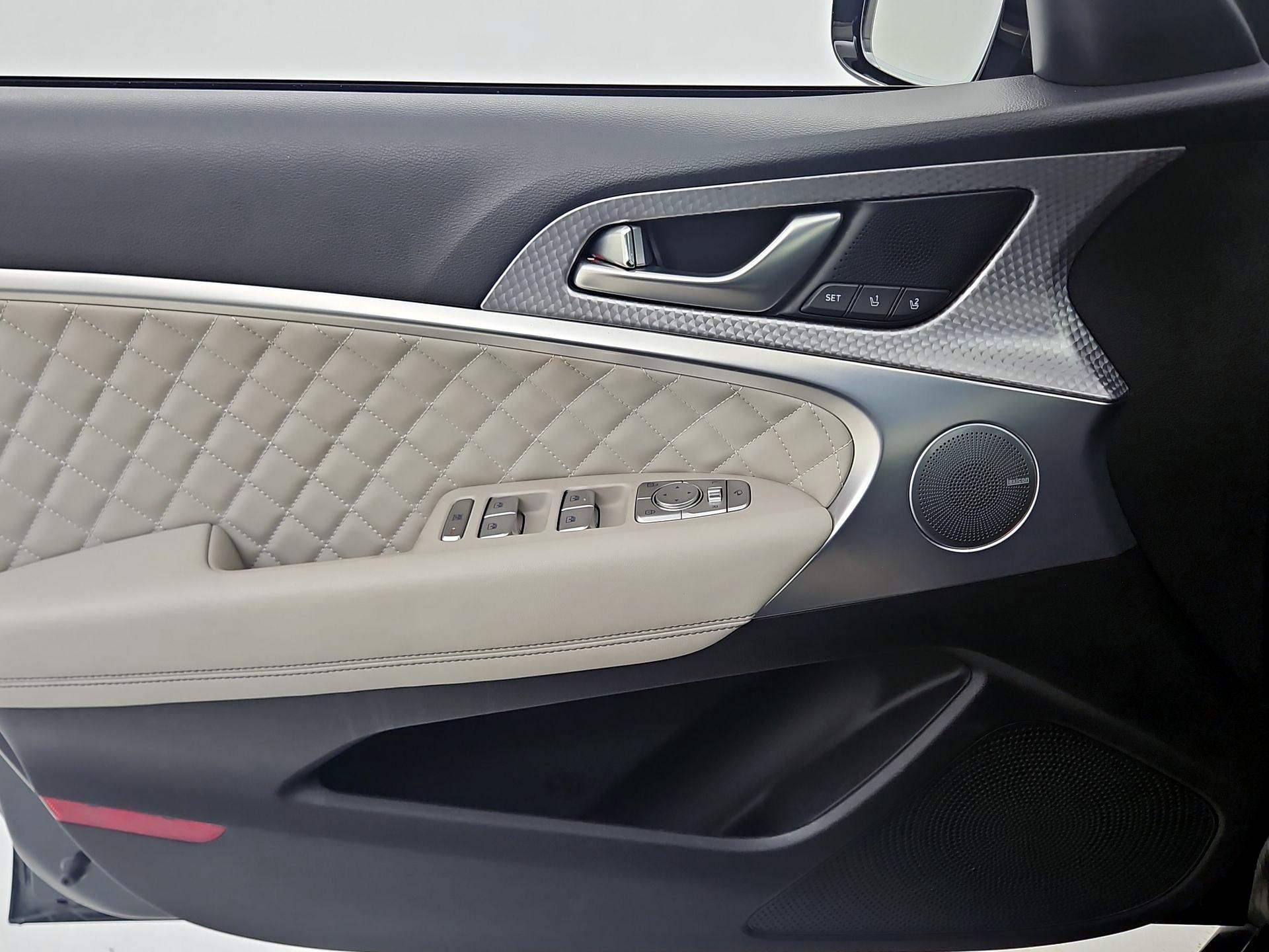 Thumbnail: 2023 Genesis G70 - 12