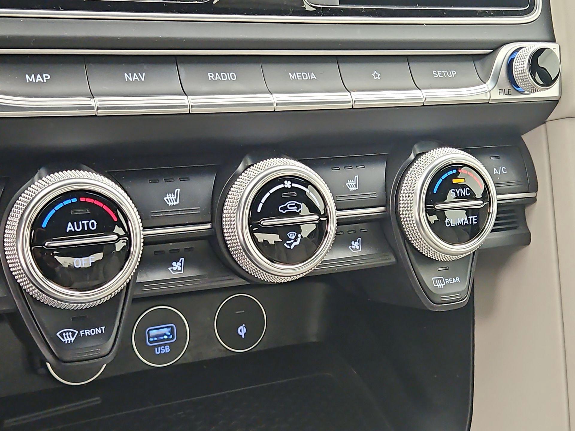 Thumbnail: 2023 Genesis G70 - 17