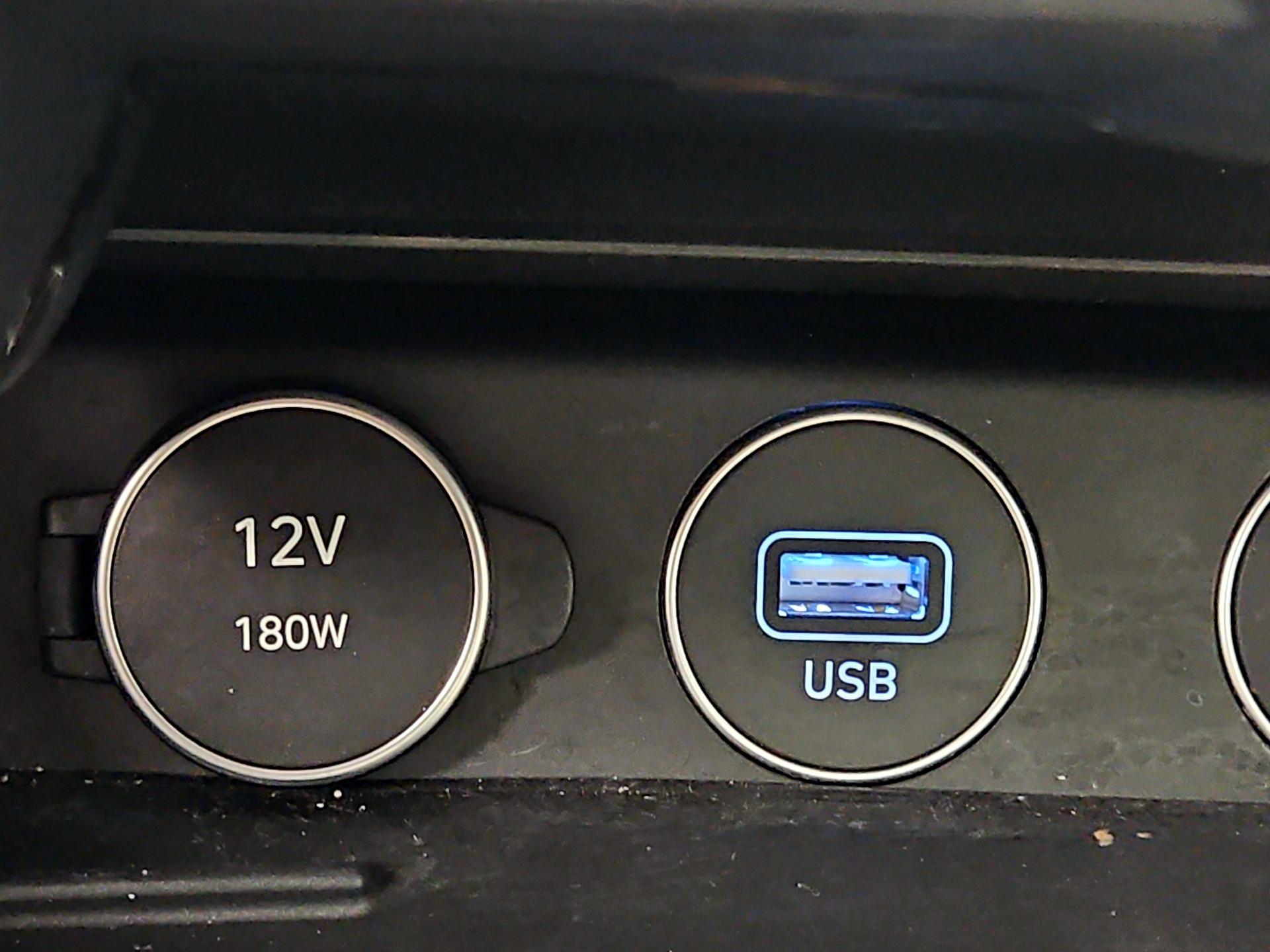 Thumbnail: 2023 Genesis G70 - 19