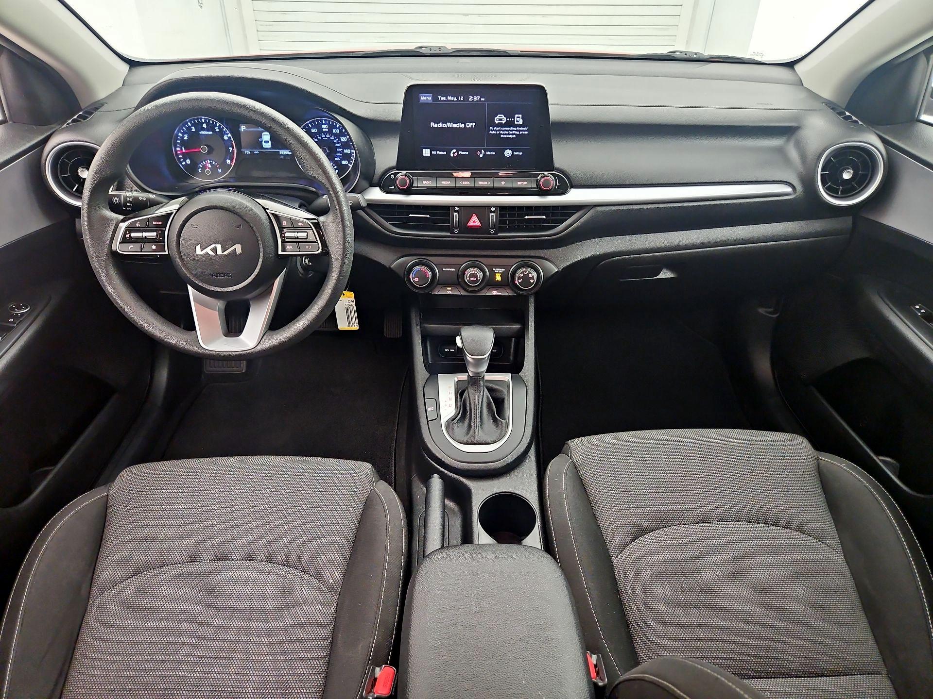 Thumbnail: 2023 Kia Forte - 9