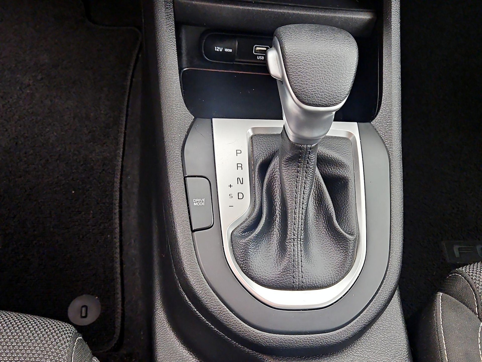 2023 Kia Forte LXS - Photo 18