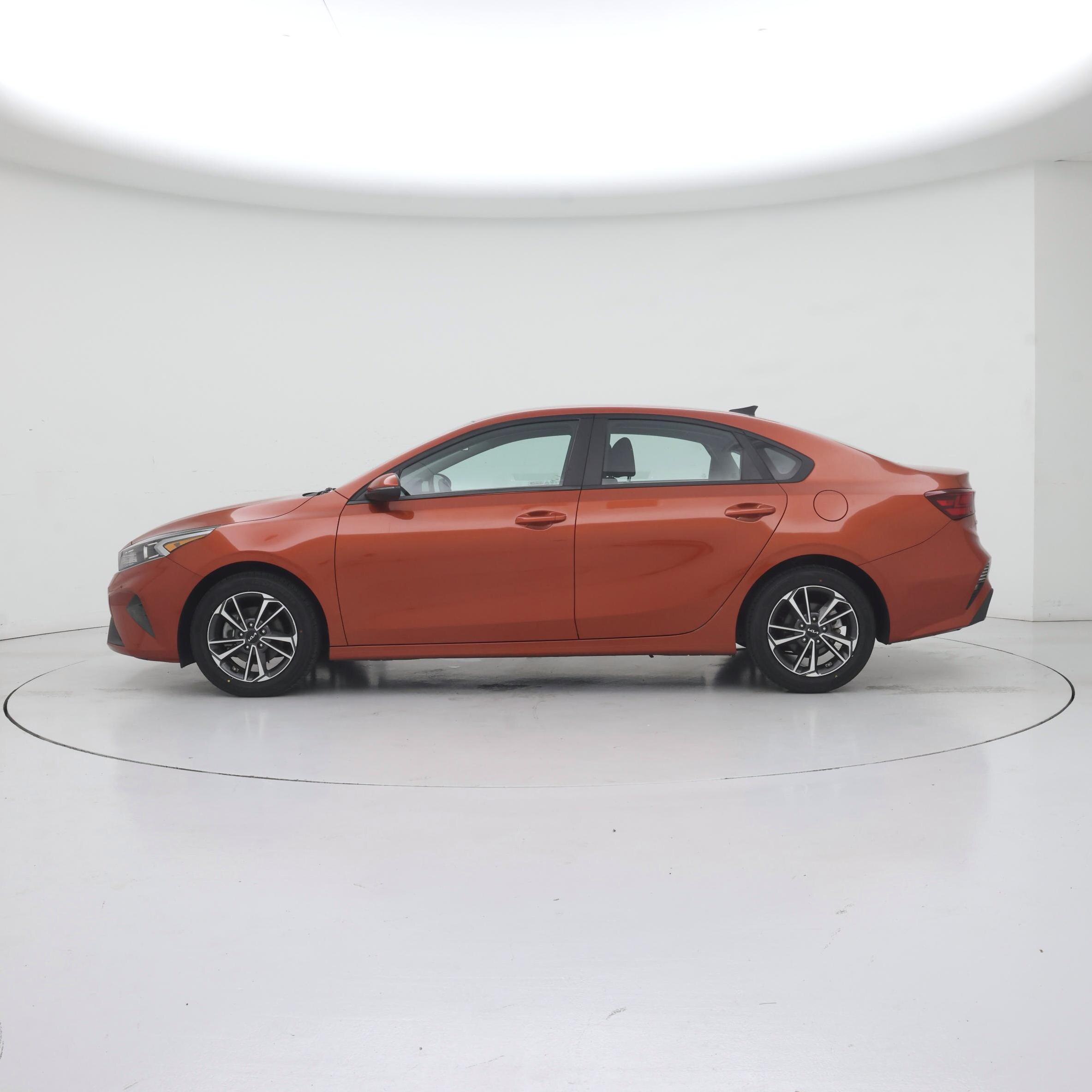 Thumbnail: 2023 Kia Forte - 3