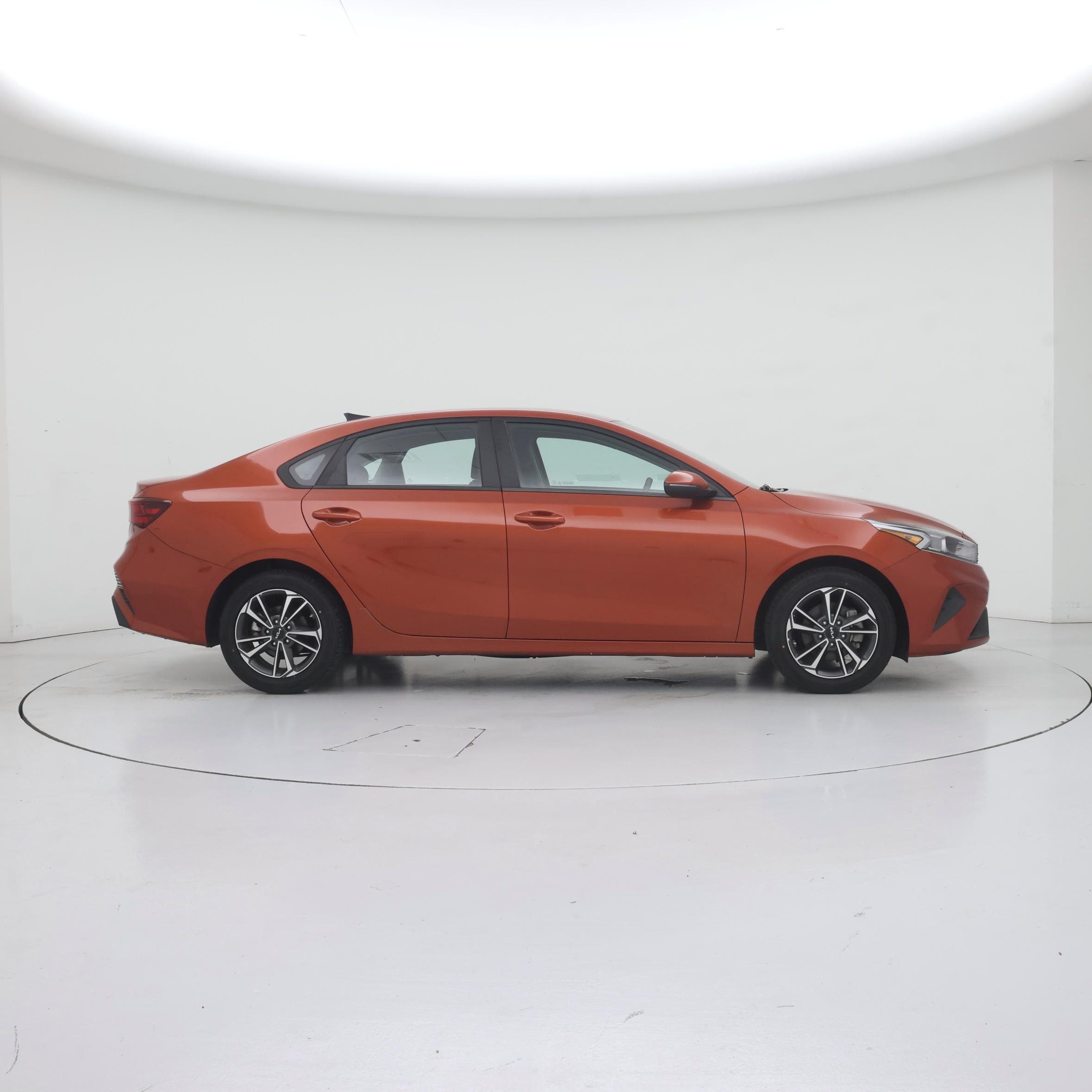 Thumbnail: 2023 Kia Forte - 7