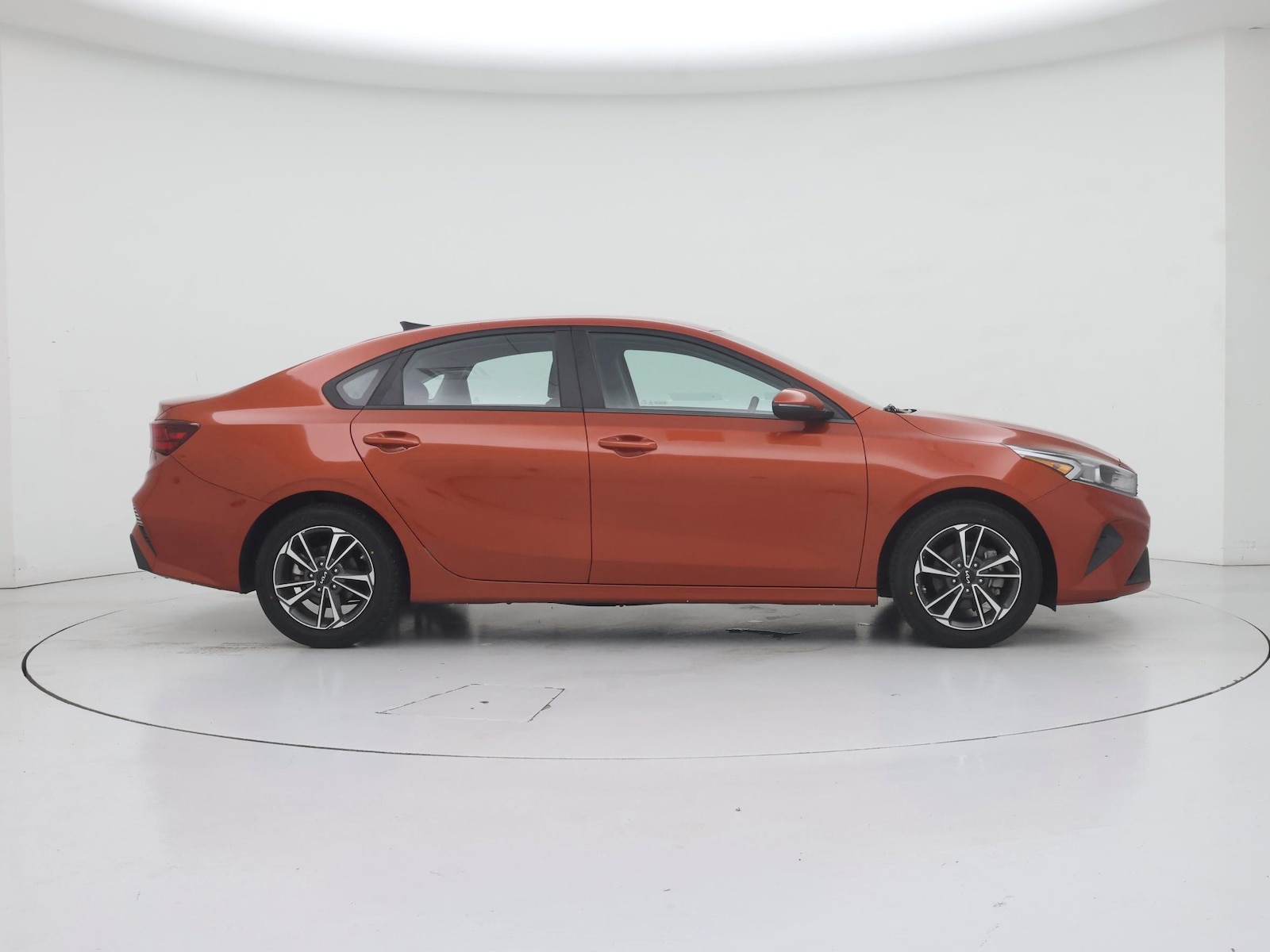 2023 Kia Forte LXS - Photo 8