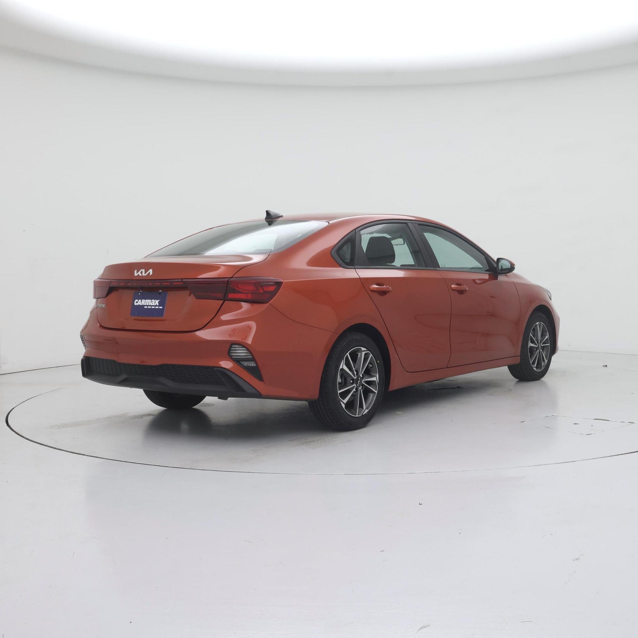 Thumbnail: 2023 Kia Forte - 8