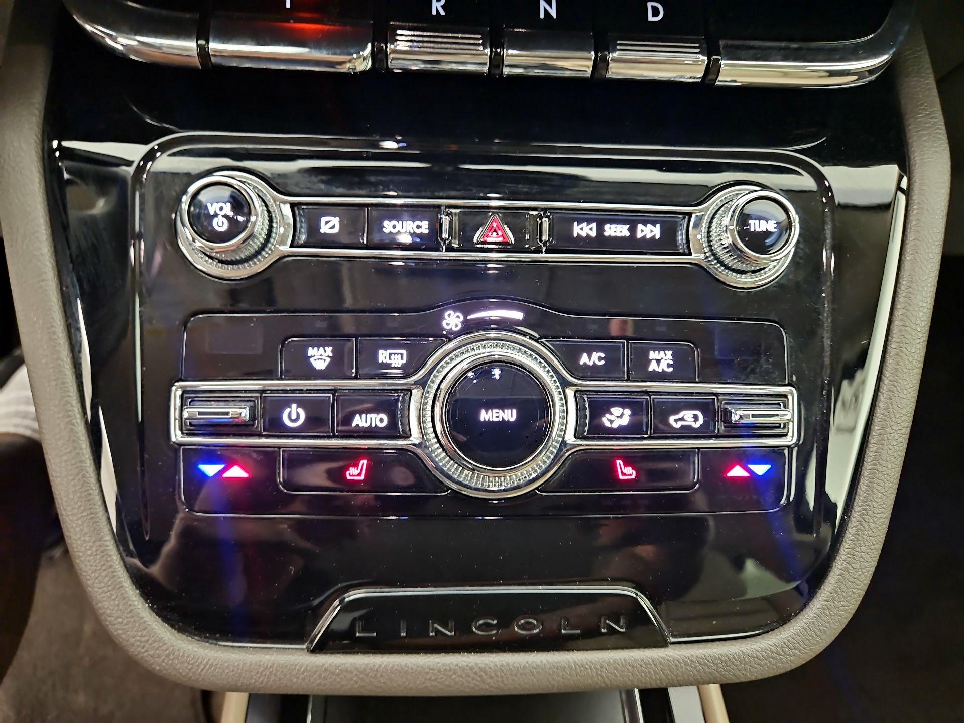 Thumbnail: 2020 Lincoln Corsair - 16