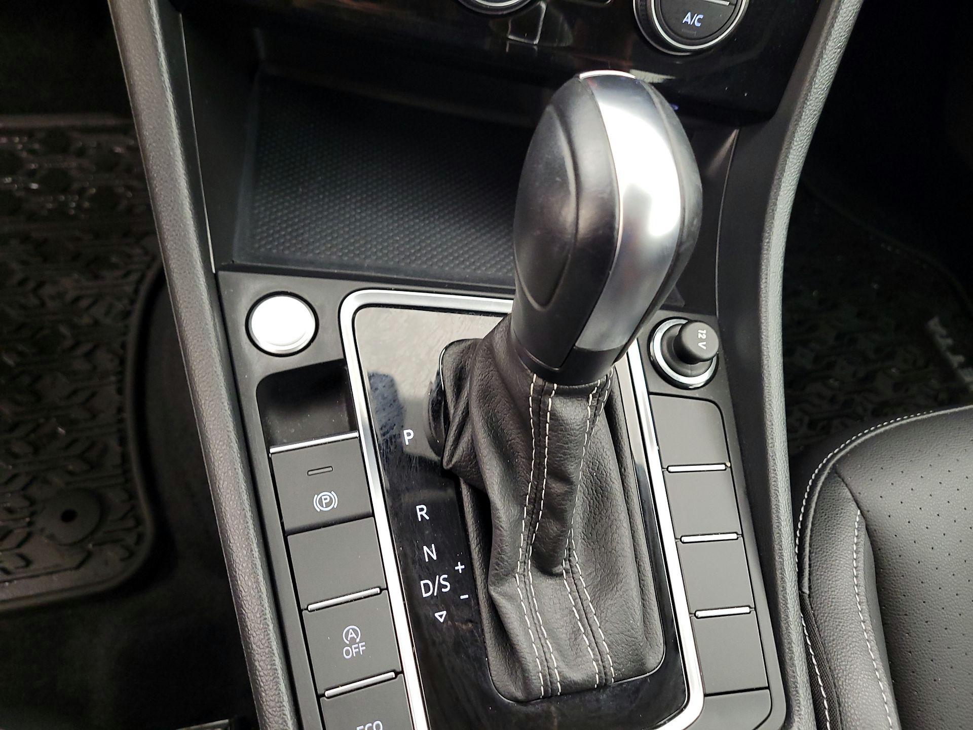 Thumbnail: 2021 Volkswagen Jetta - 17