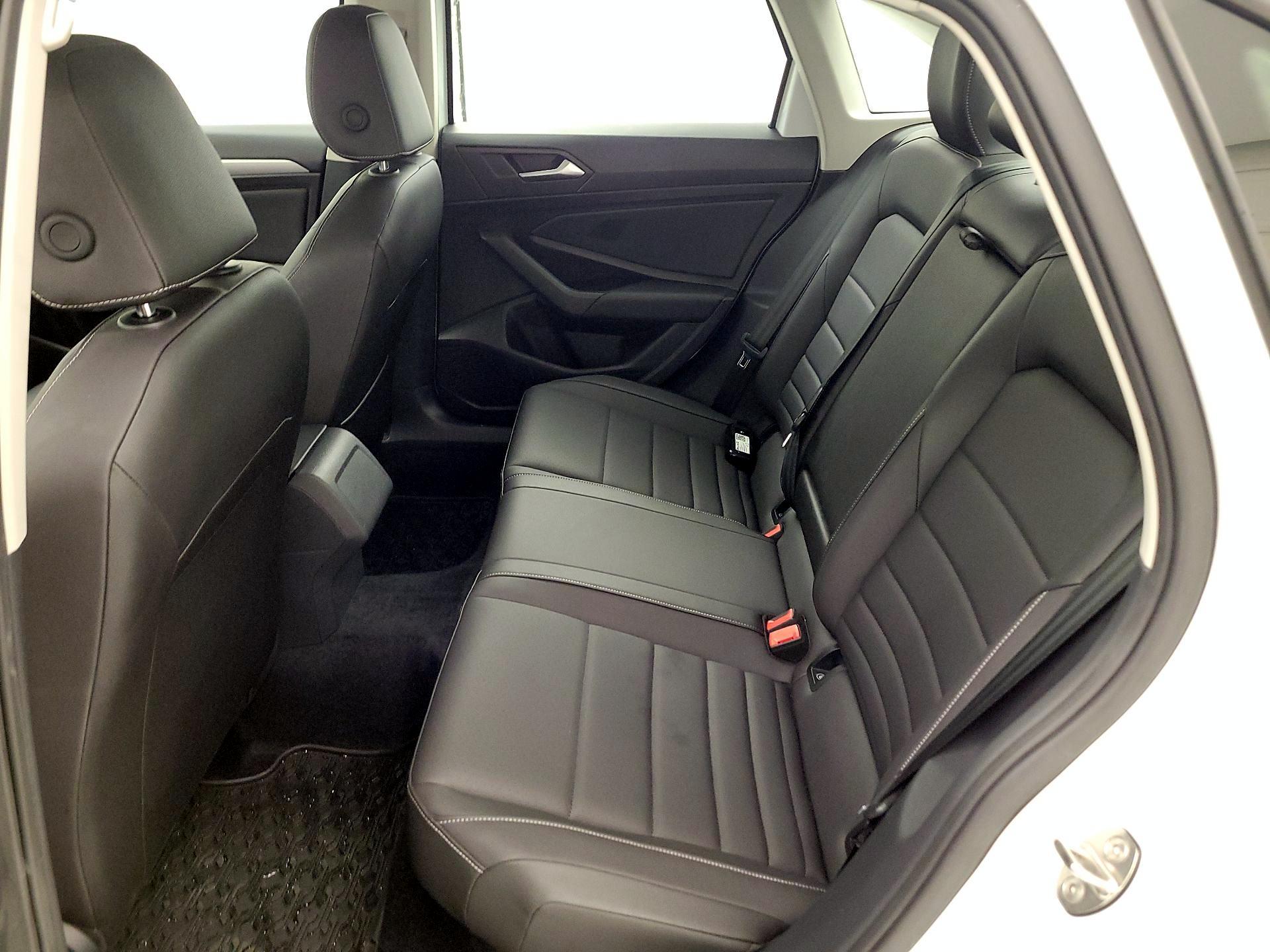 Thumbnail: 2021 Volkswagen Jetta - 18