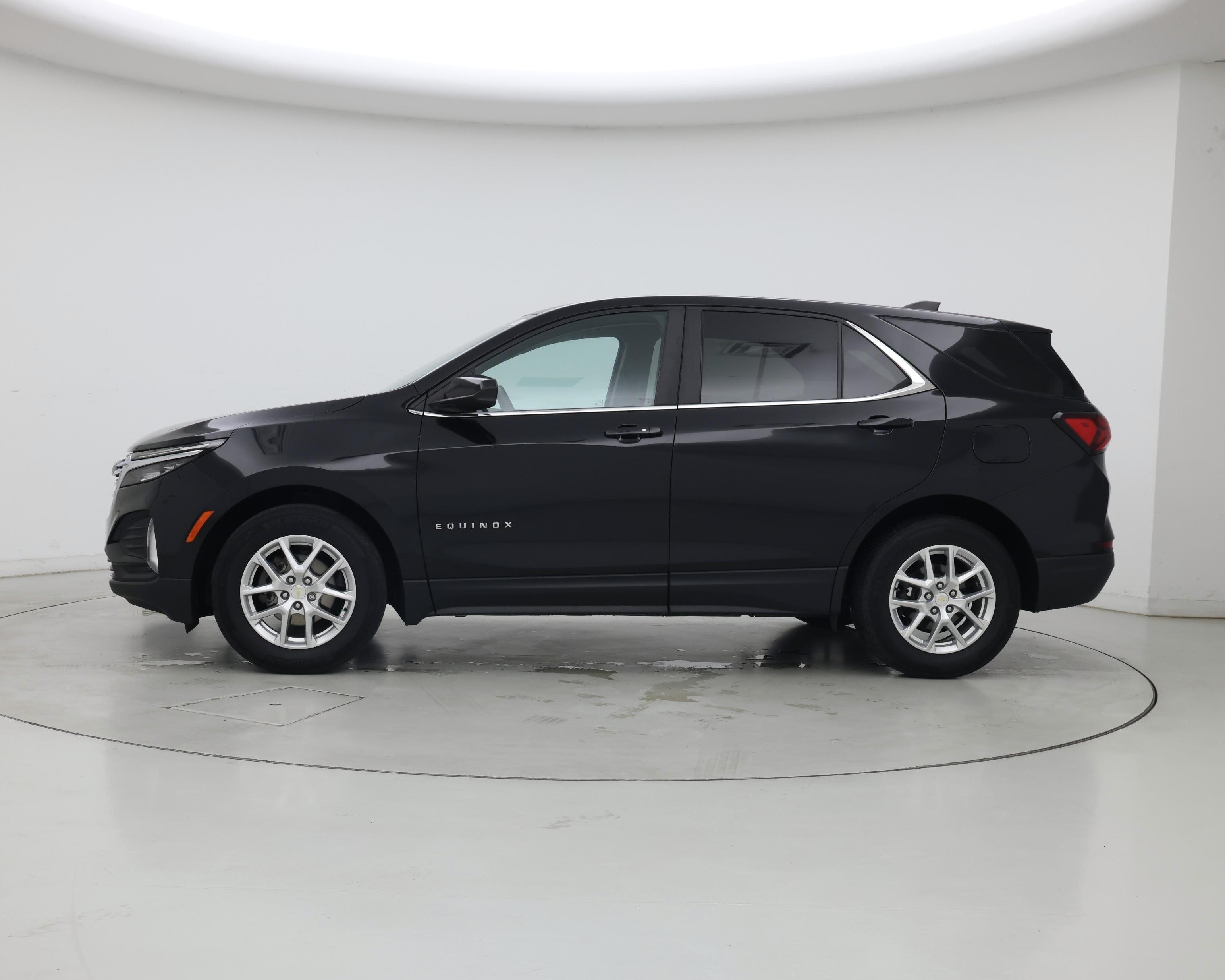 Thumbnail: 2022 Chevrolet Equinox - 3