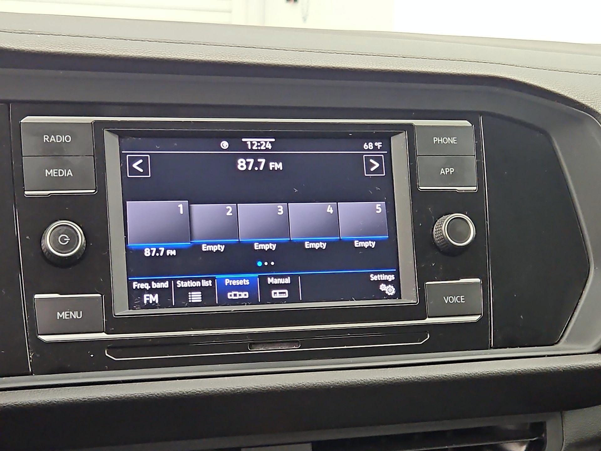 Thumbnail: 2021 Volkswagen Jetta - 15