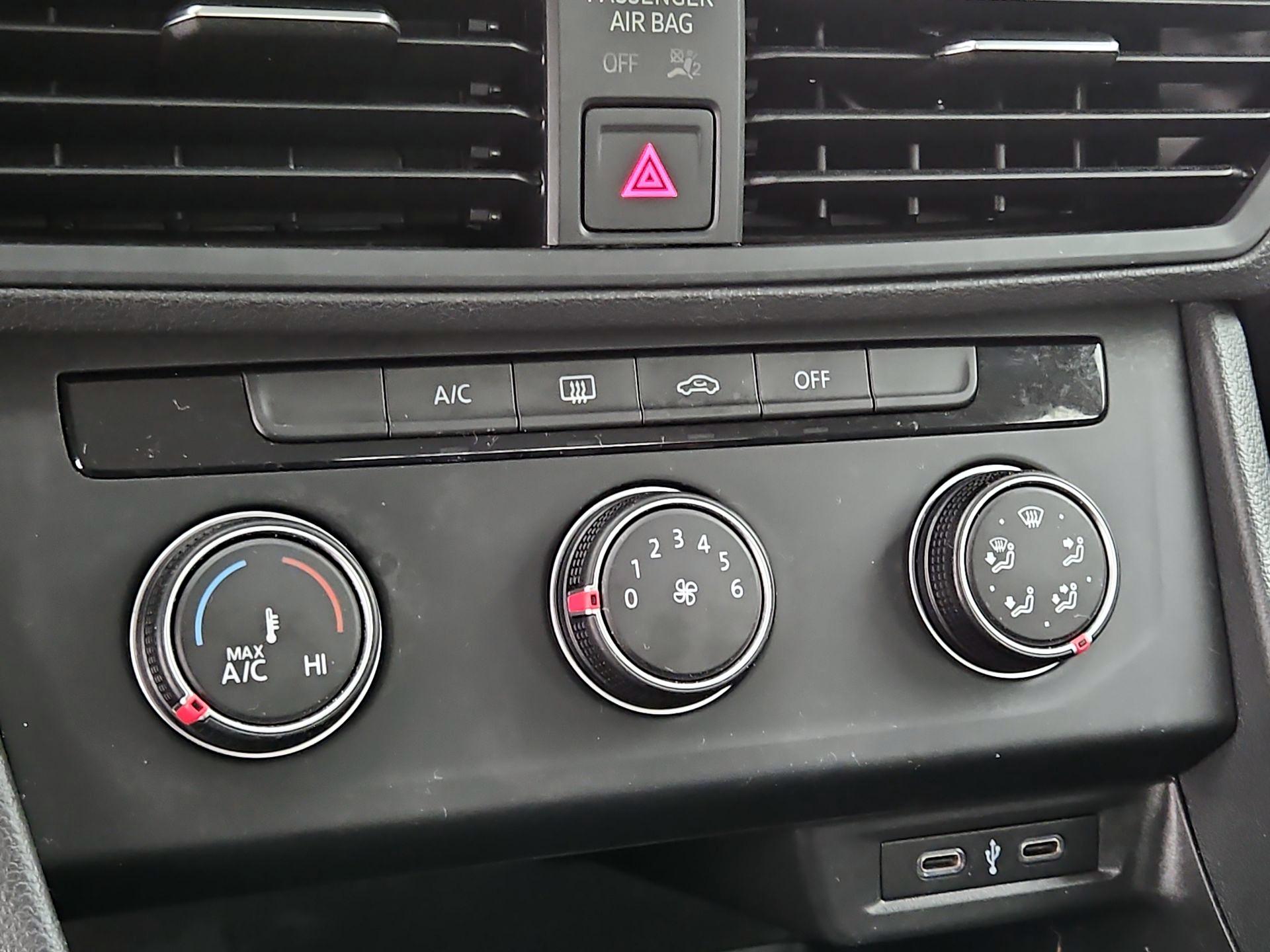 Thumbnail: 2021 Volkswagen Jetta - 16