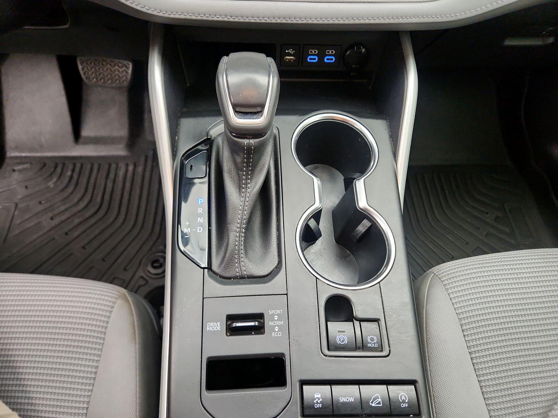 Thumbnail: 2022 Toyota Highlander - 17