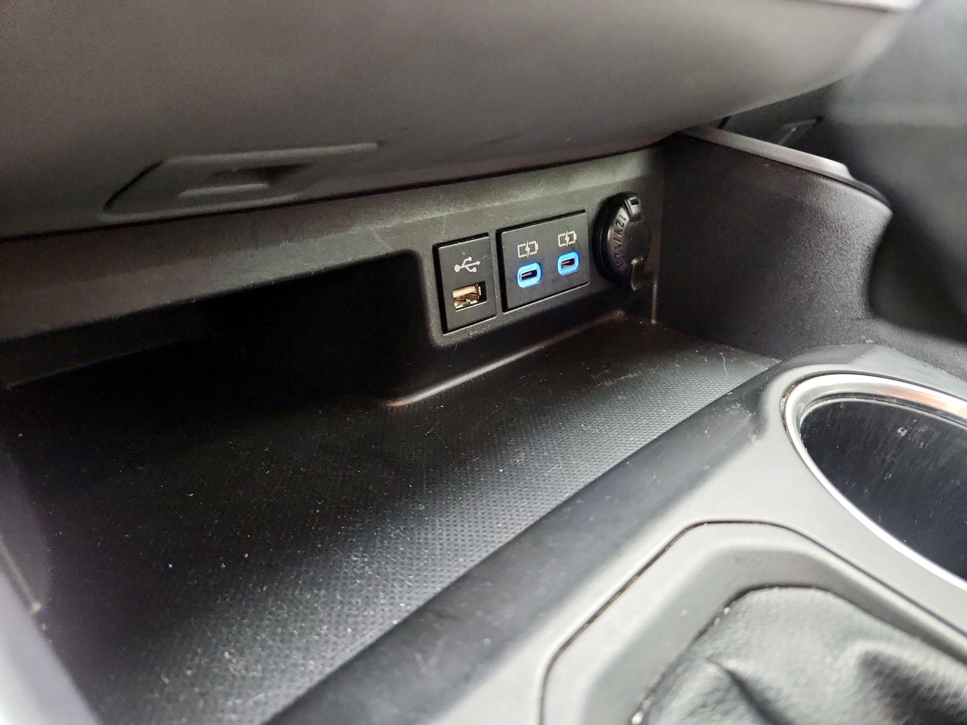 Thumbnail: 2022 Toyota Highlander - 18