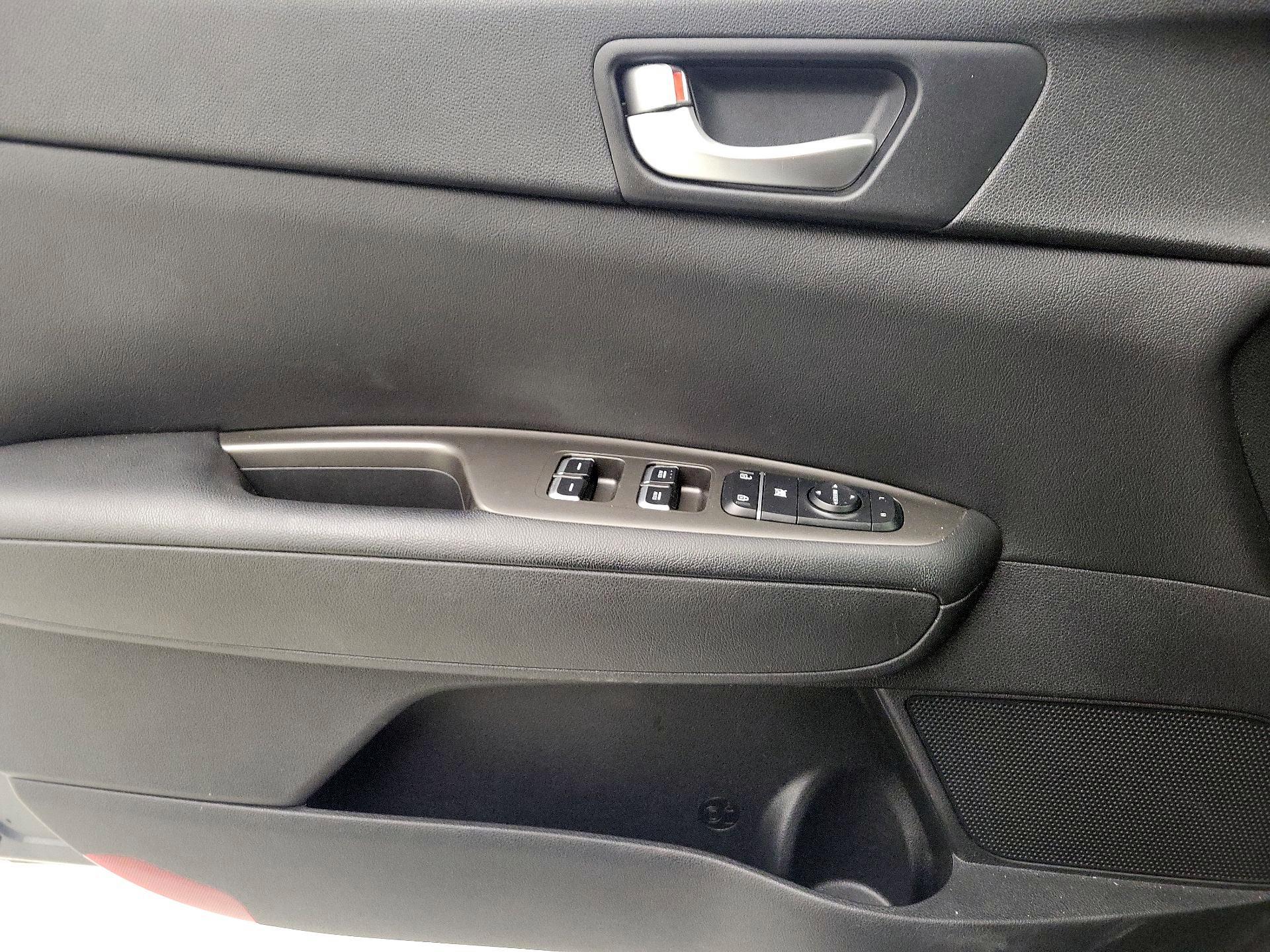 Thumbnail: 2020 Kia Optima - 12