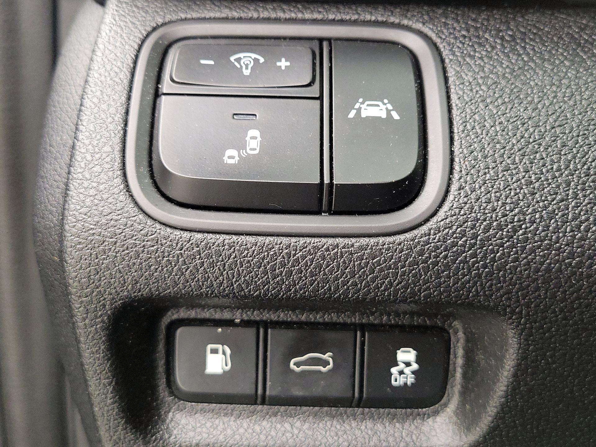 Thumbnail: 2020 Kia Optima - 13