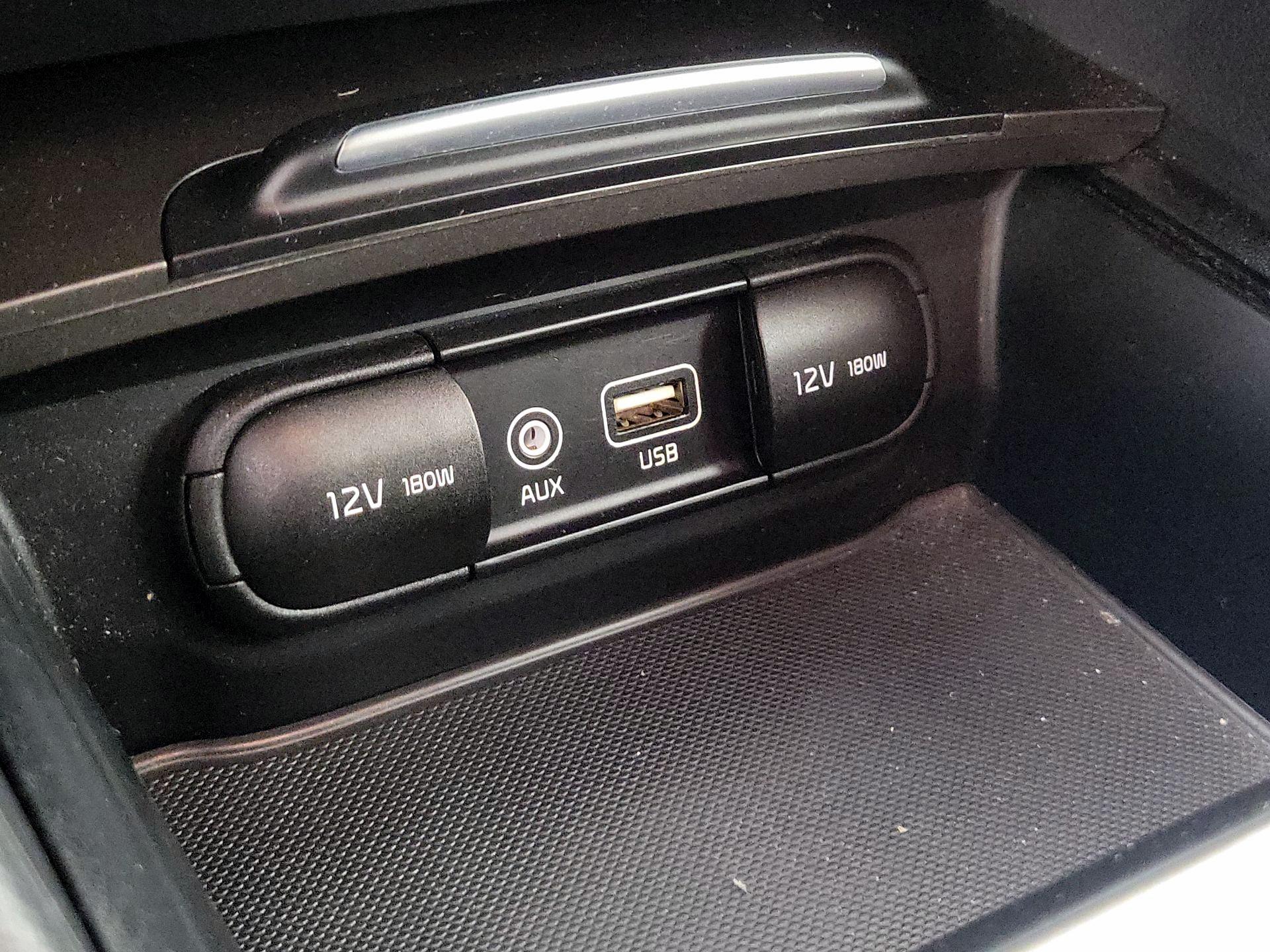 Thumbnail: 2020 Kia Optima - 18