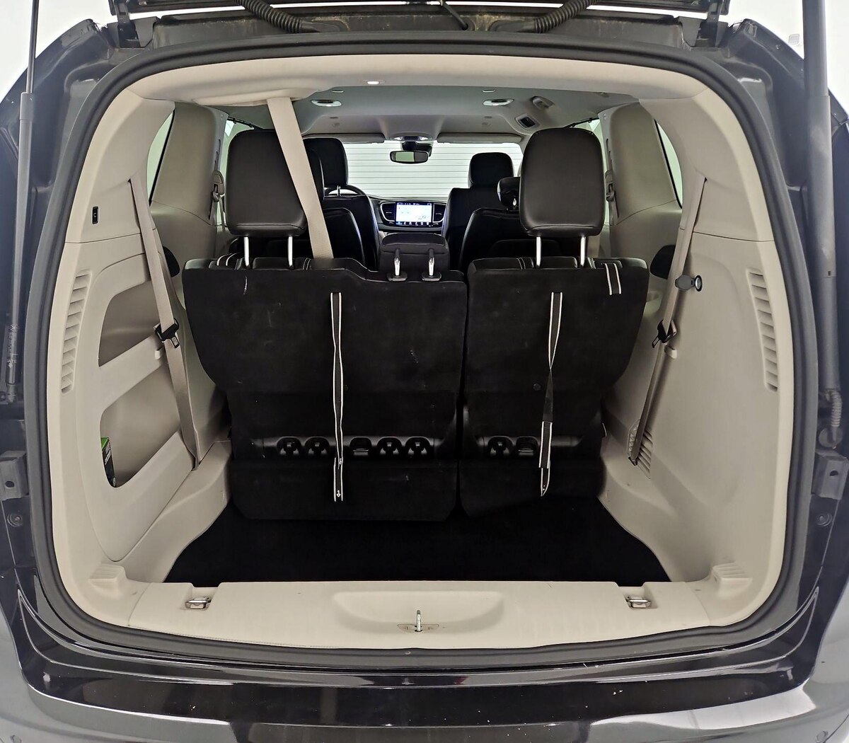 Trunk/Cargo (Seats Up)