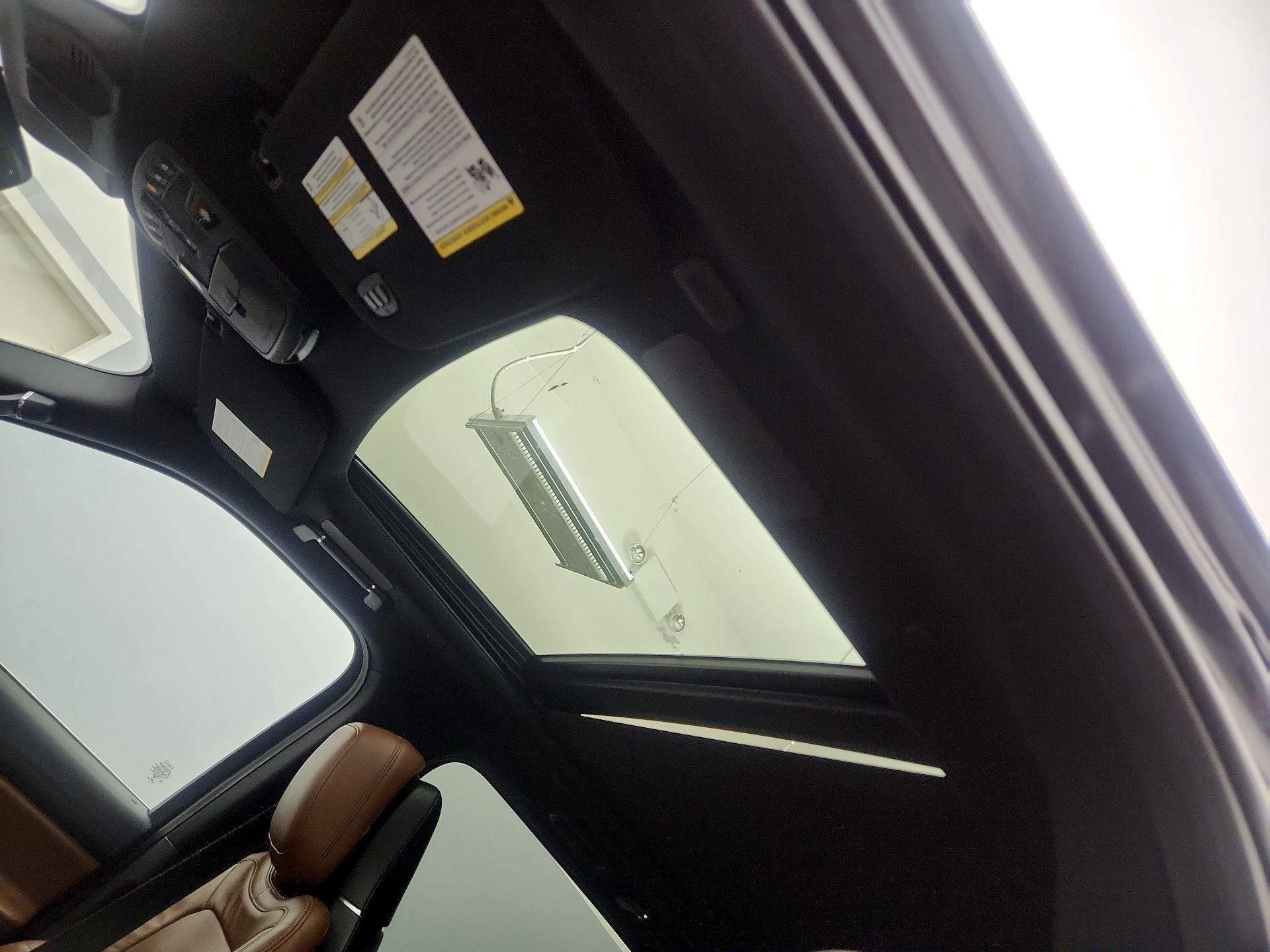Thumbnail: 2022 Lincoln Navigator L - 20
