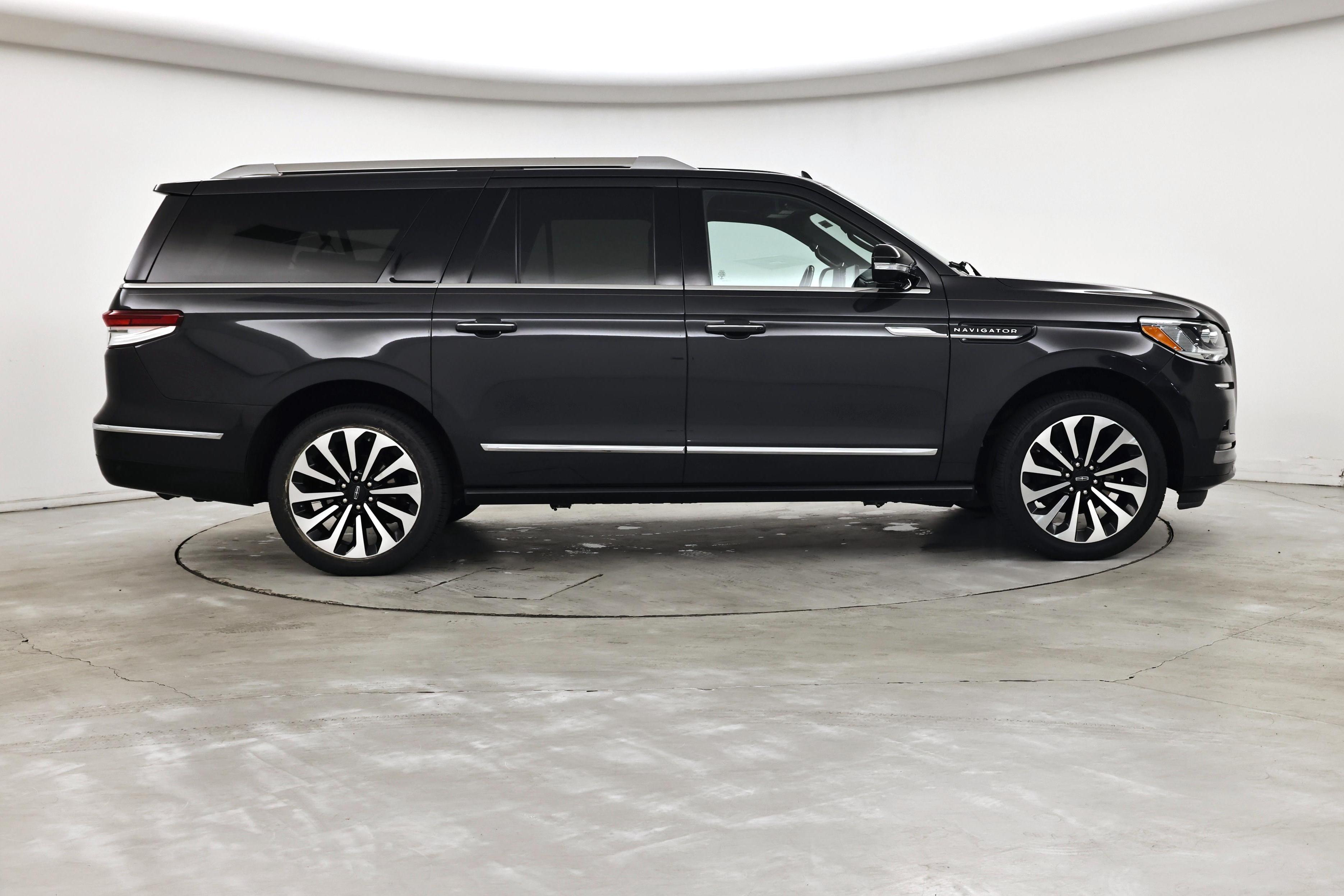 Thumbnail: 2022 Lincoln Navigator L - 7