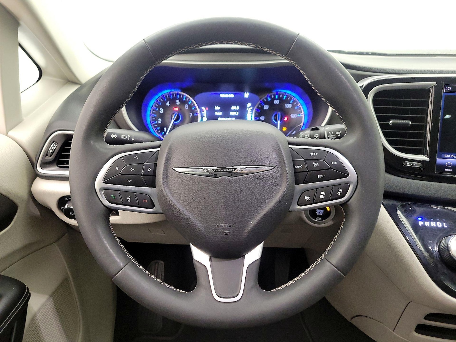 2023 Chrysler Pacifica Touring L - Photo 11