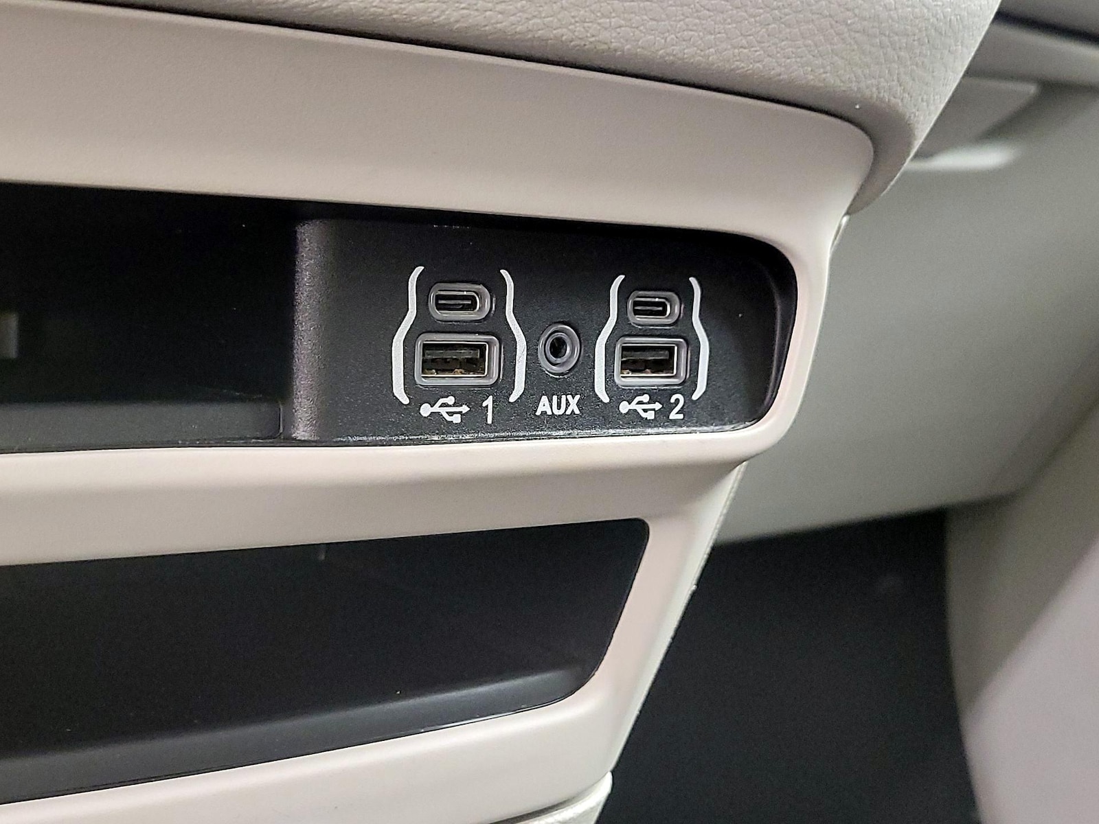 2023 Chrysler Pacifica Touring L - Photo 19