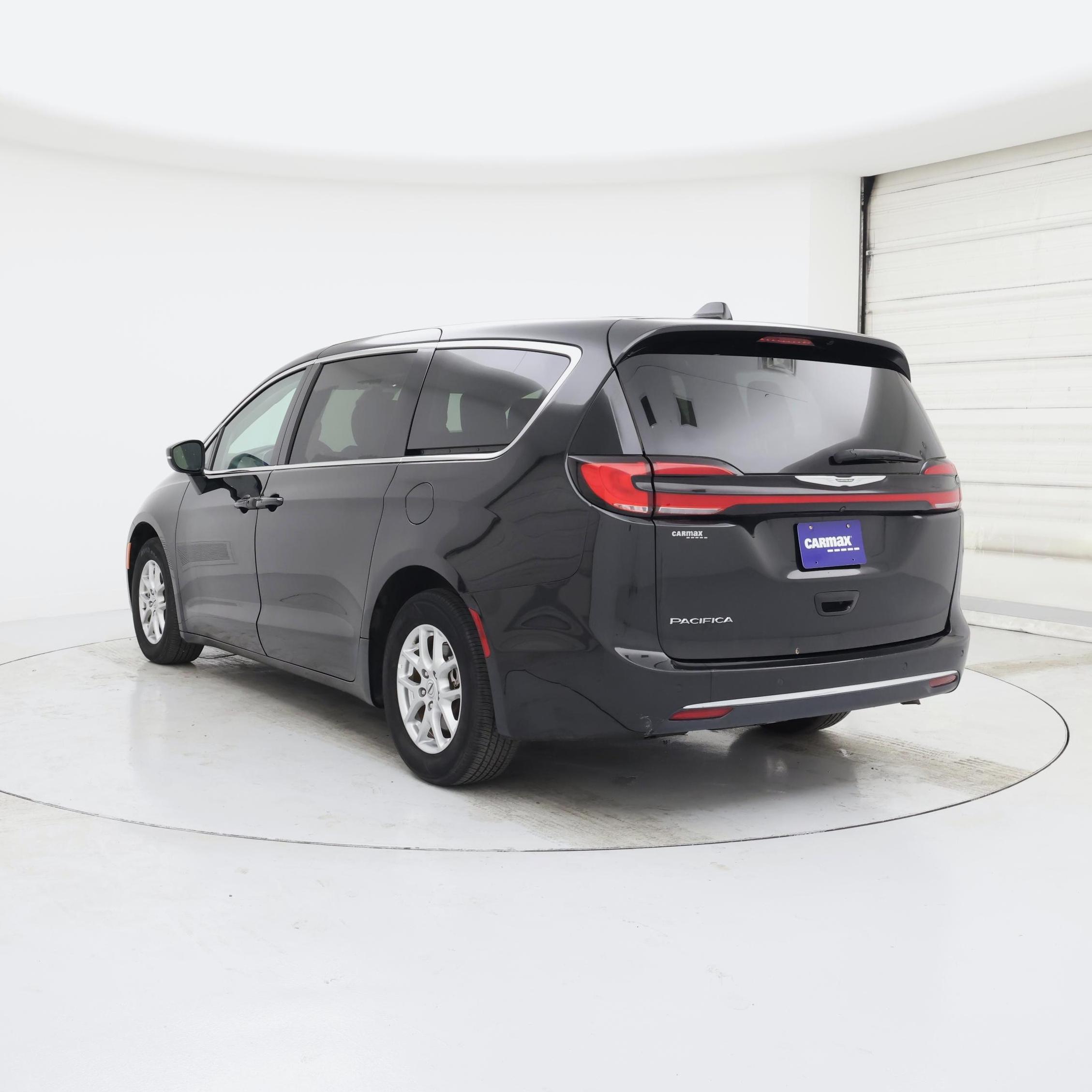 Thumbnail: 2023 Chrysler Pacifica - 2