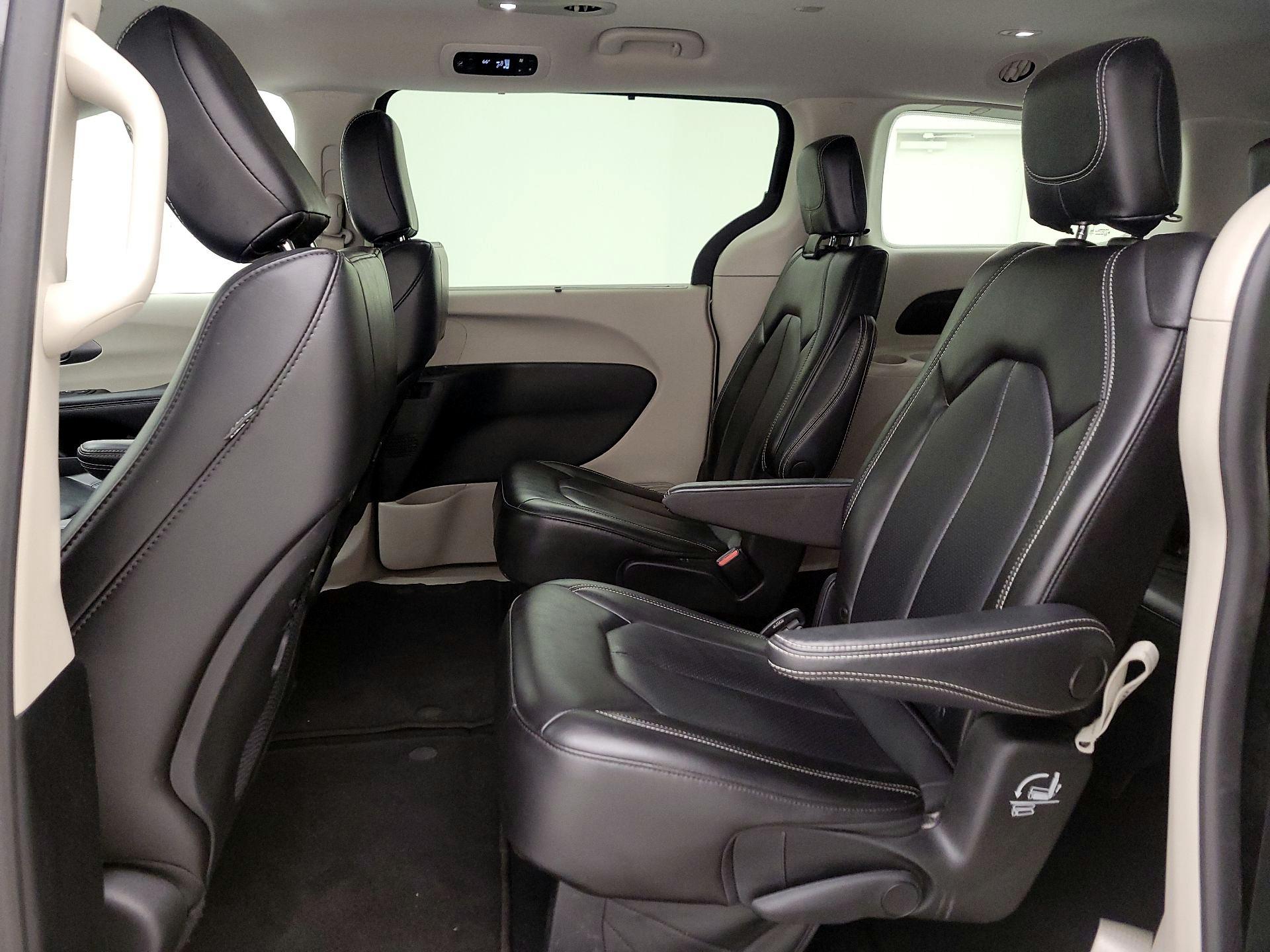 Thumbnail: 2023 Chrysler Pacifica - 19