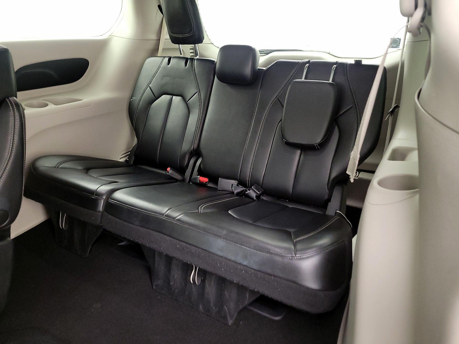 Thumbnail: 2023 Chrysler Pacifica - 20