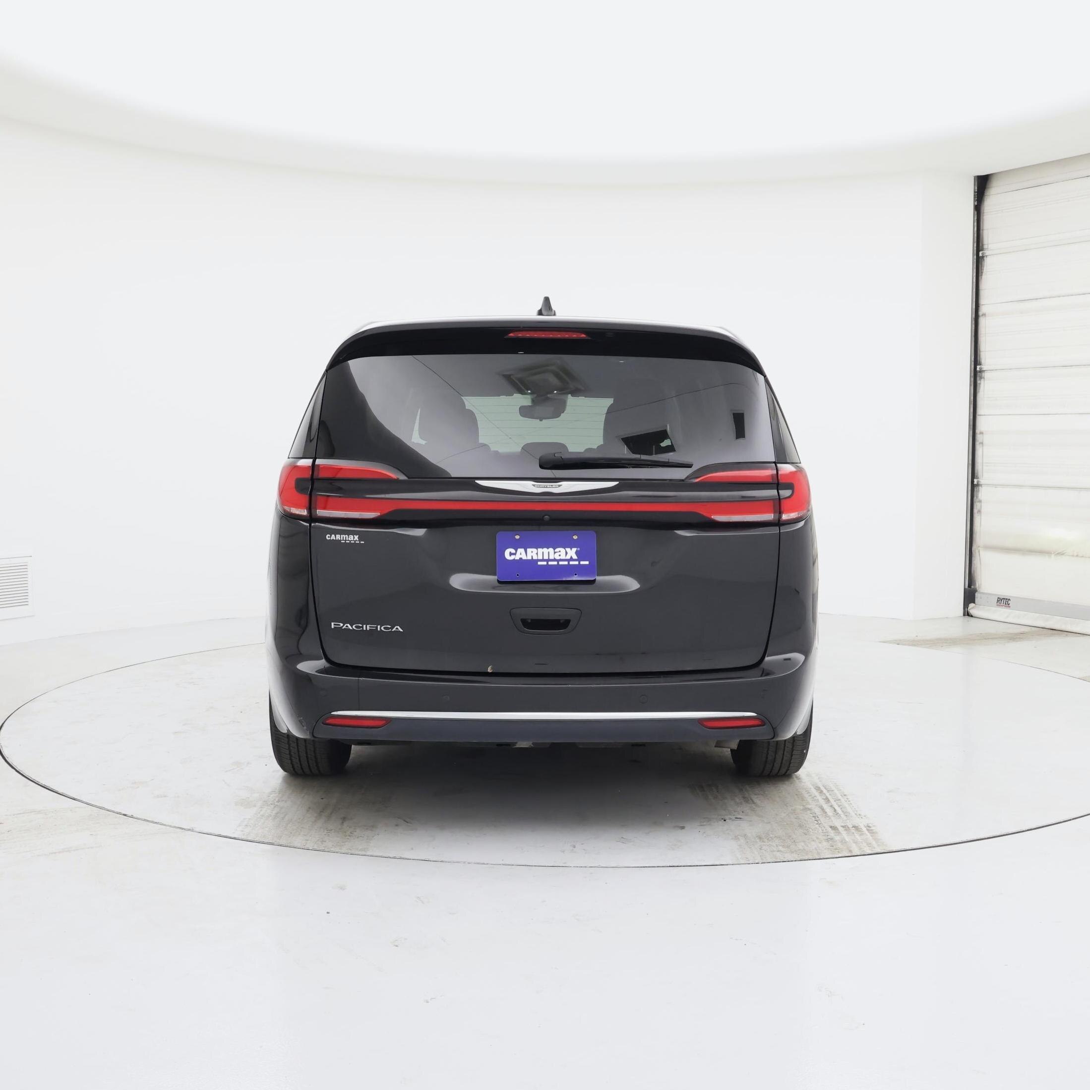 Thumbnail: 2023 Chrysler Pacifica - 6