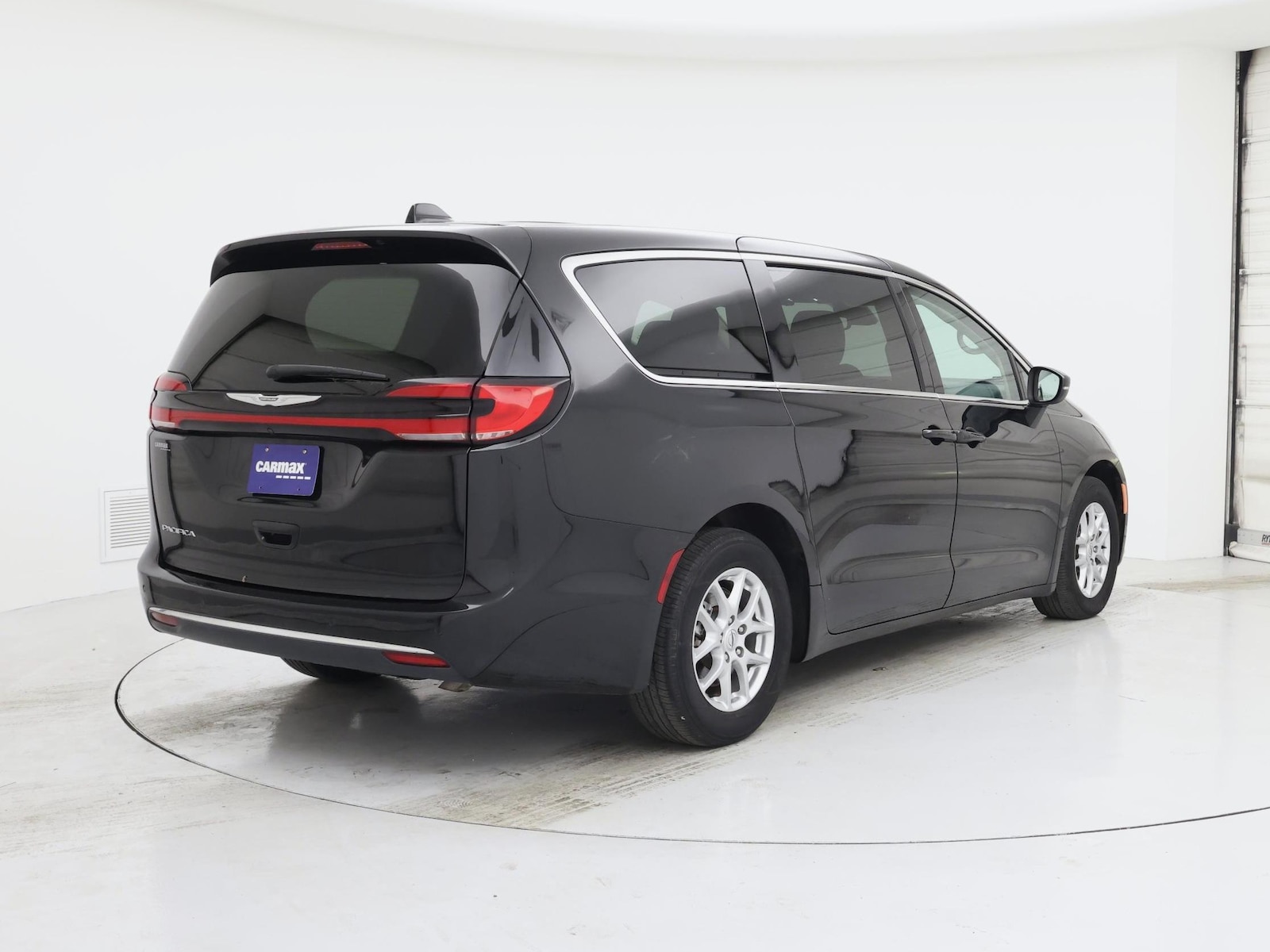 2023 Chrysler Pacifica Touring L - Photo 9