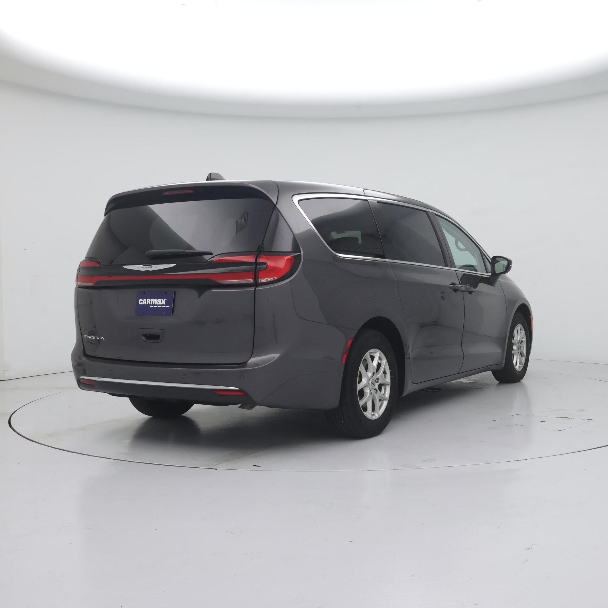 Thumbnail: 2023 Chrysler Pacifica - 8