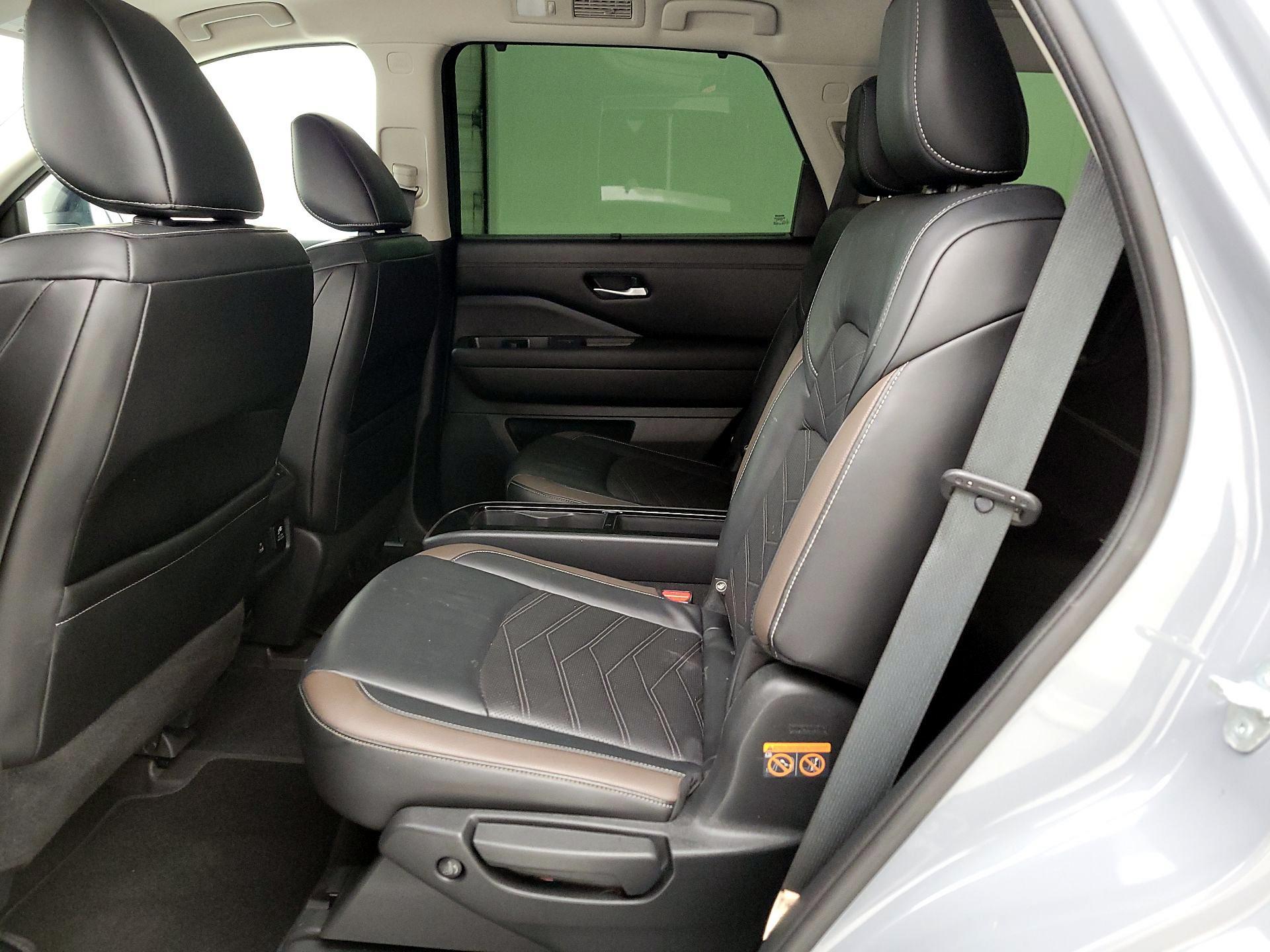 Thumbnail: 2022 Nissan Pathfinder - 19