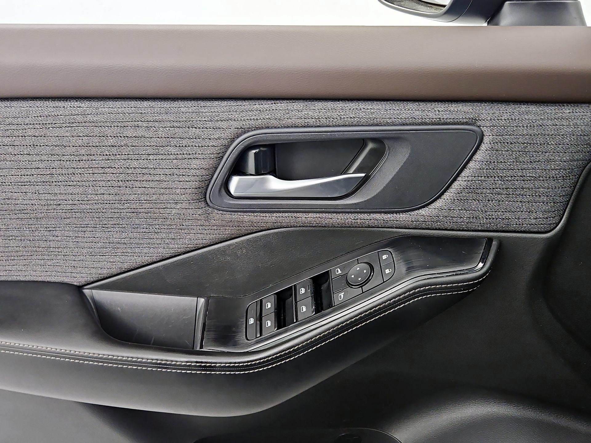 Thumbnail: 2023 Nissan Rogue - 12