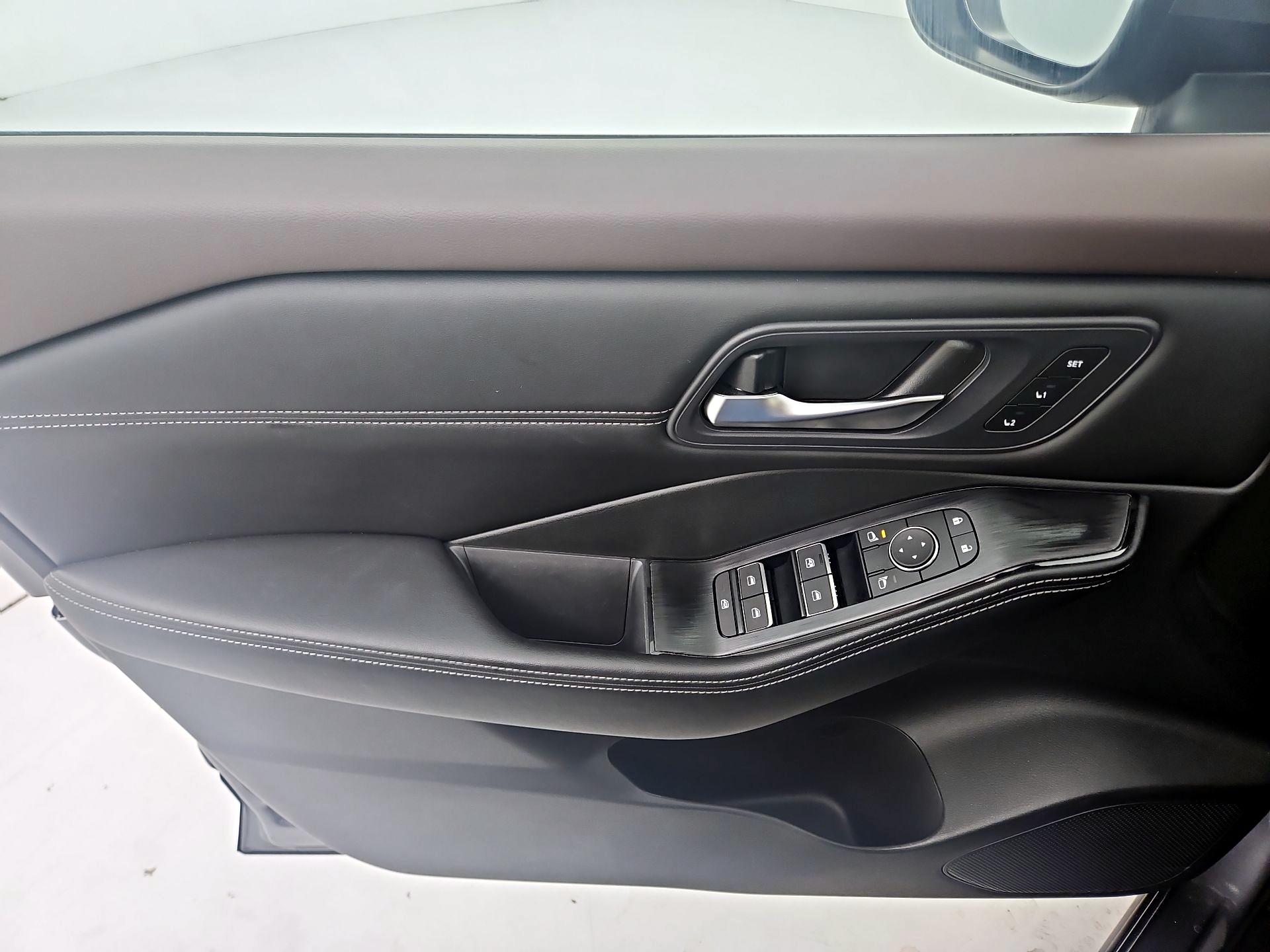 Thumbnail: 2023 Nissan Rogue - 12