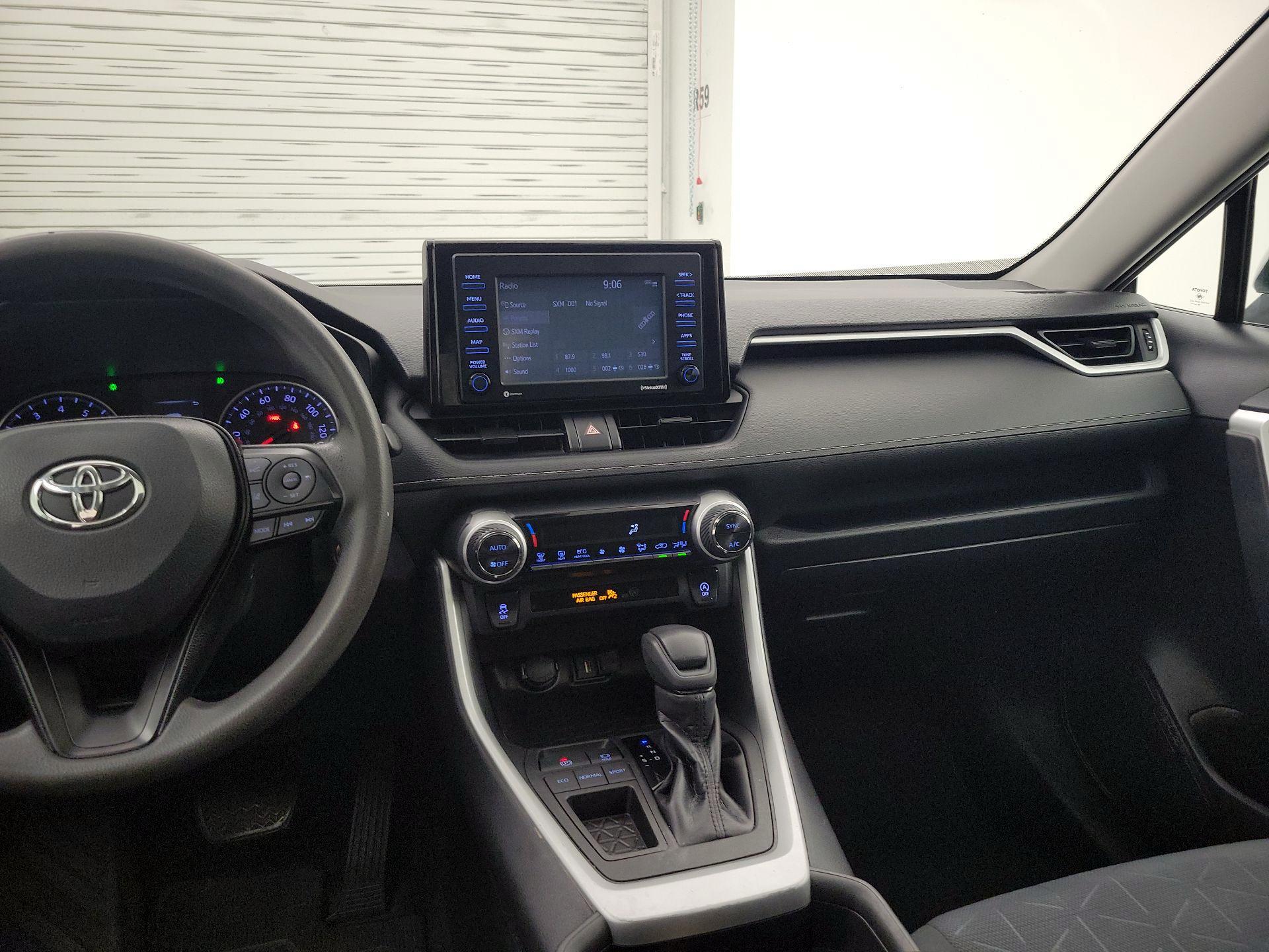 Thumbnail: 2020 Toyota RAV4 - 9