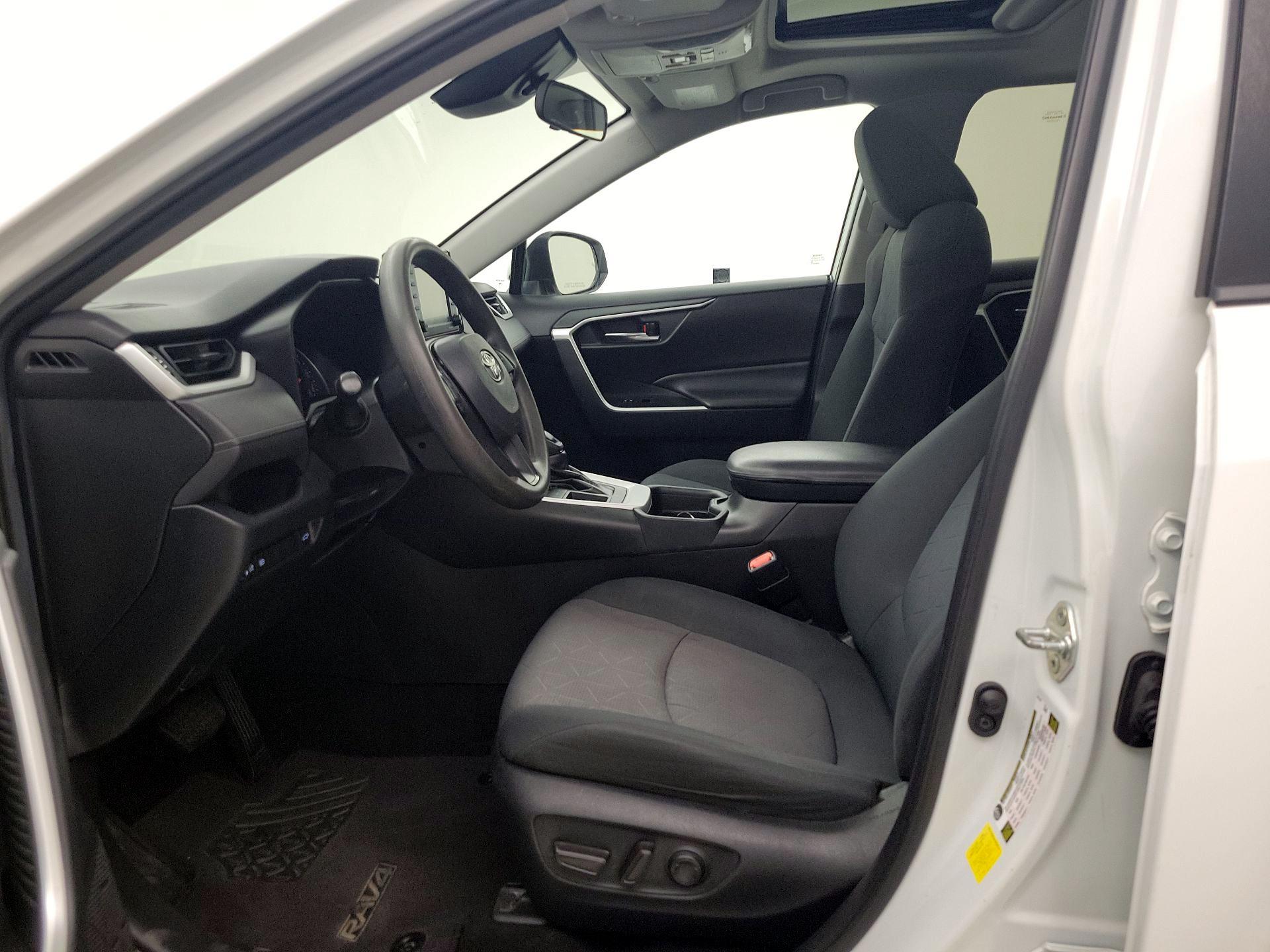 Thumbnail: 2020 Toyota RAV4 - 11